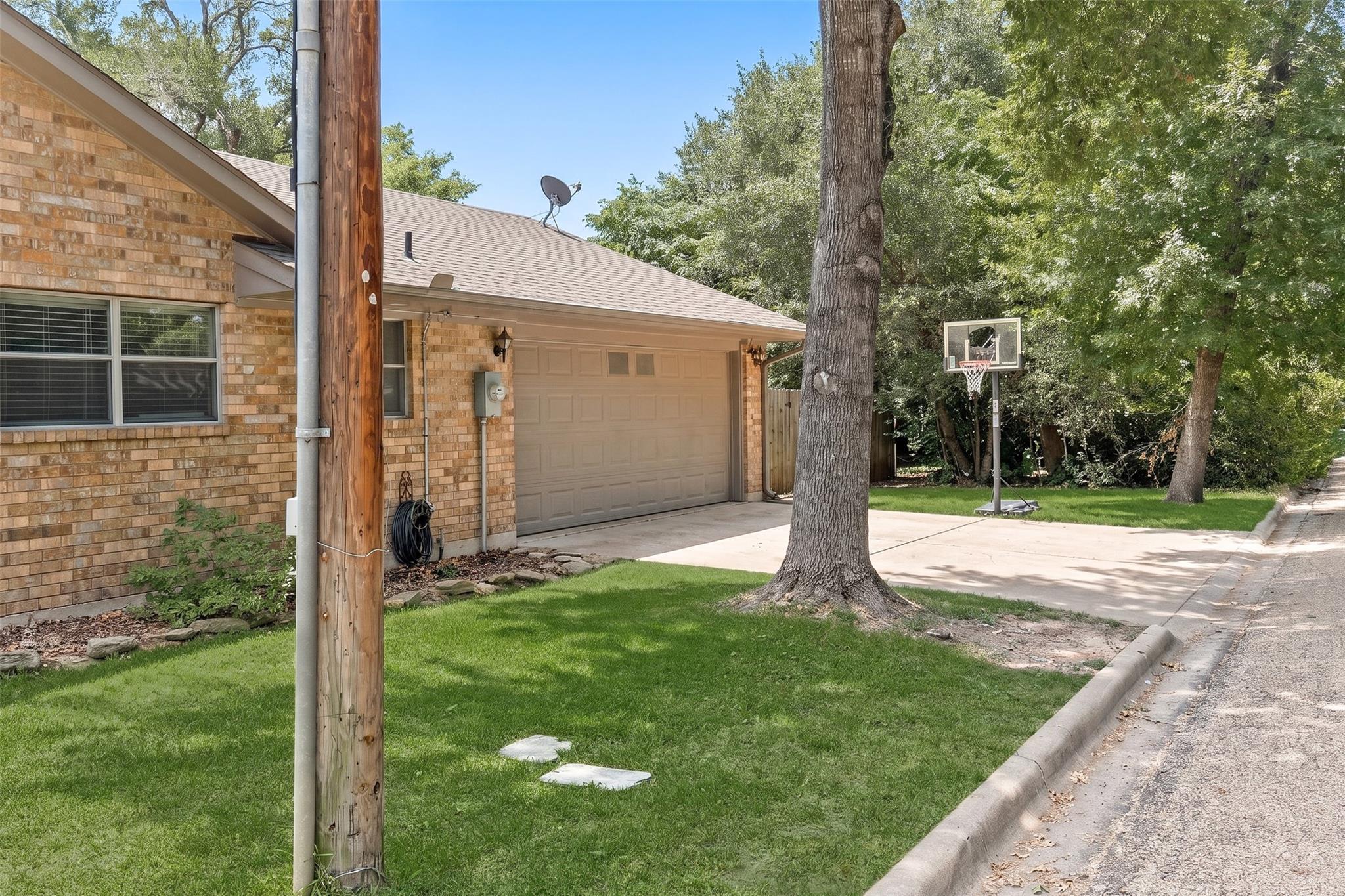 1101 19th ST, Cameron, TX 76520 photo 3