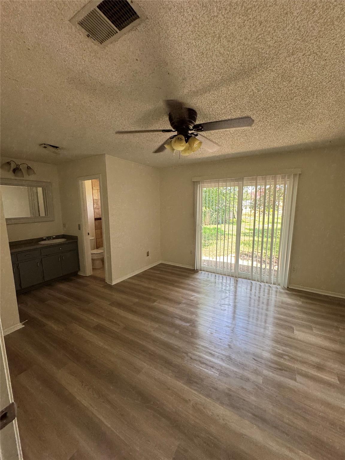 1309 Radam CIR, Austin, TX 78745 photo 2