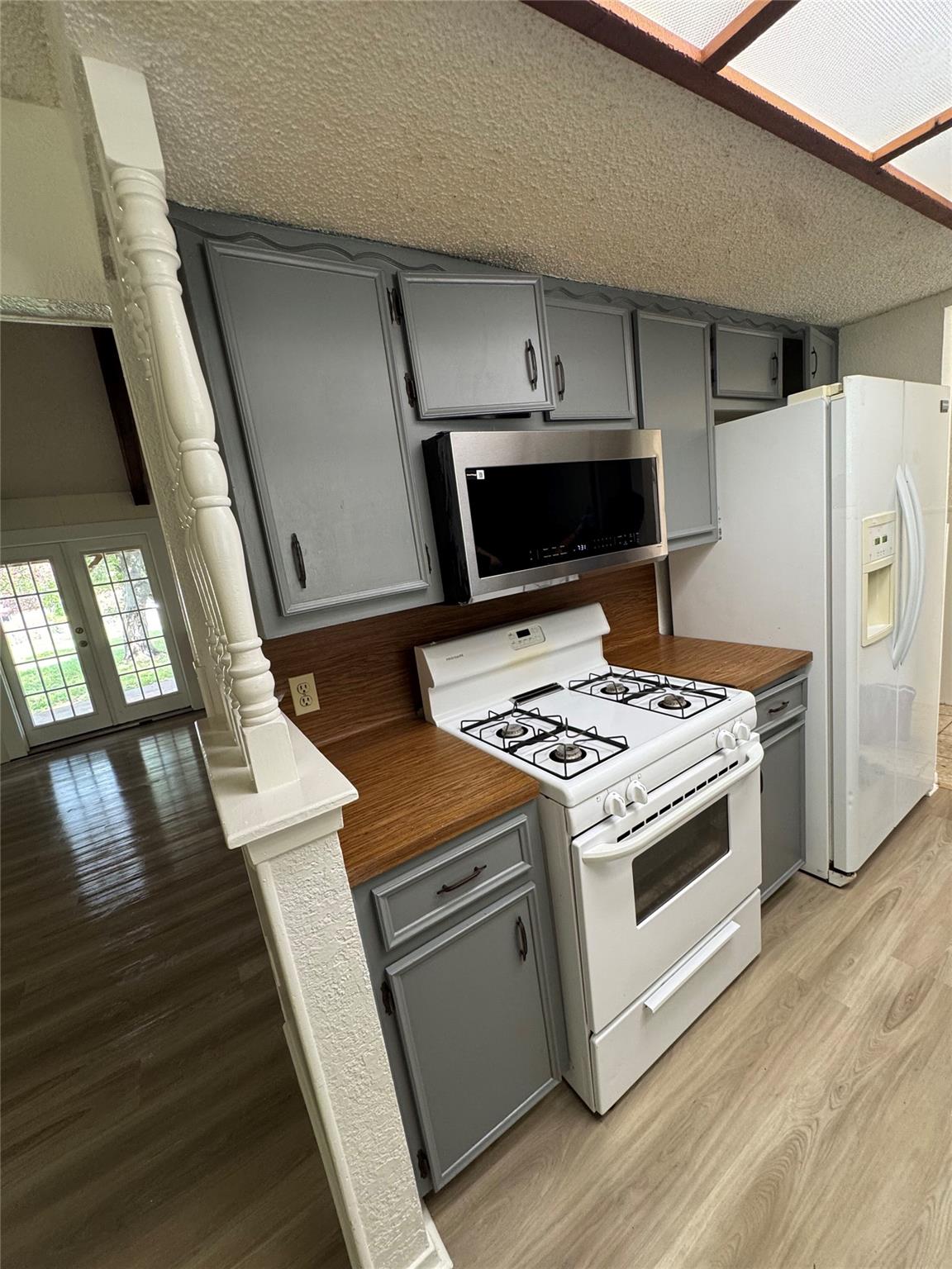 1309 Radam CIR, Austin, TX 78745 photo 4