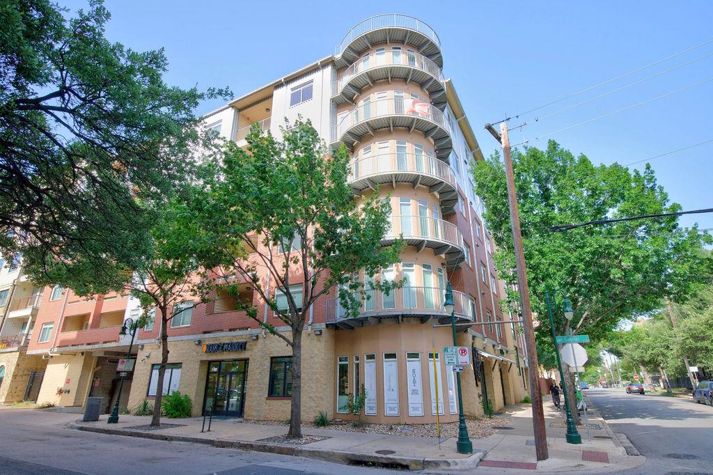 910 25th ST #406, Austin, TX 78705 photo 3
