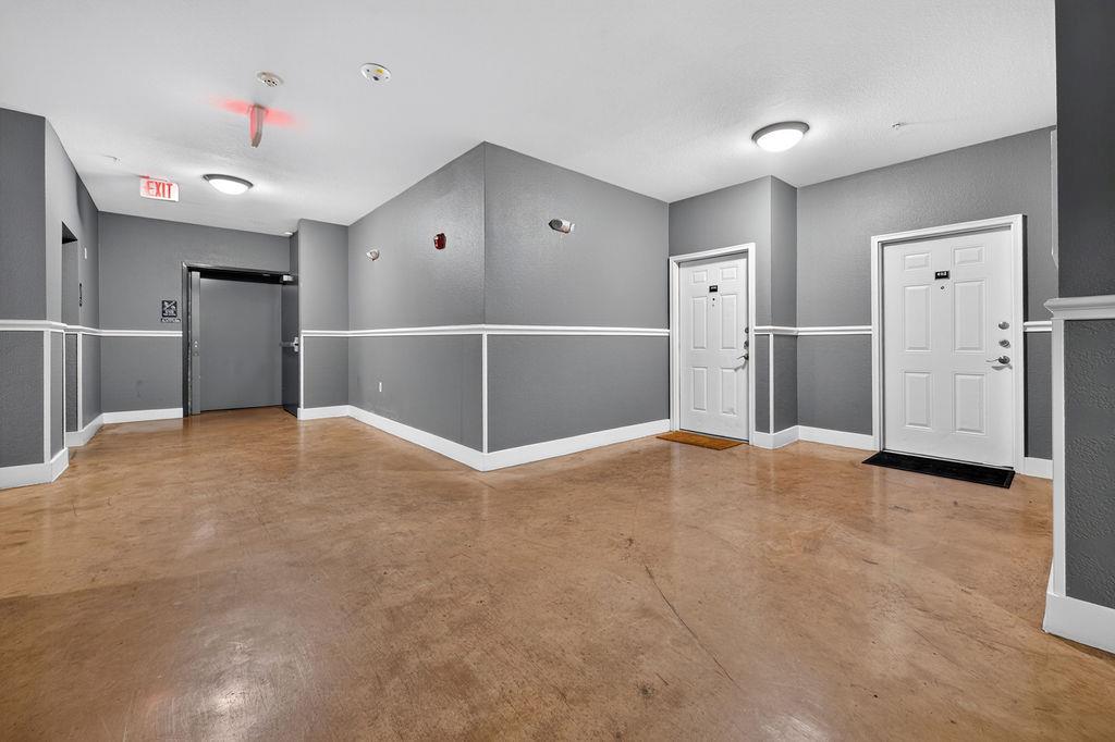 910 25th ST #406, Austin, TX 78705 photo 4
