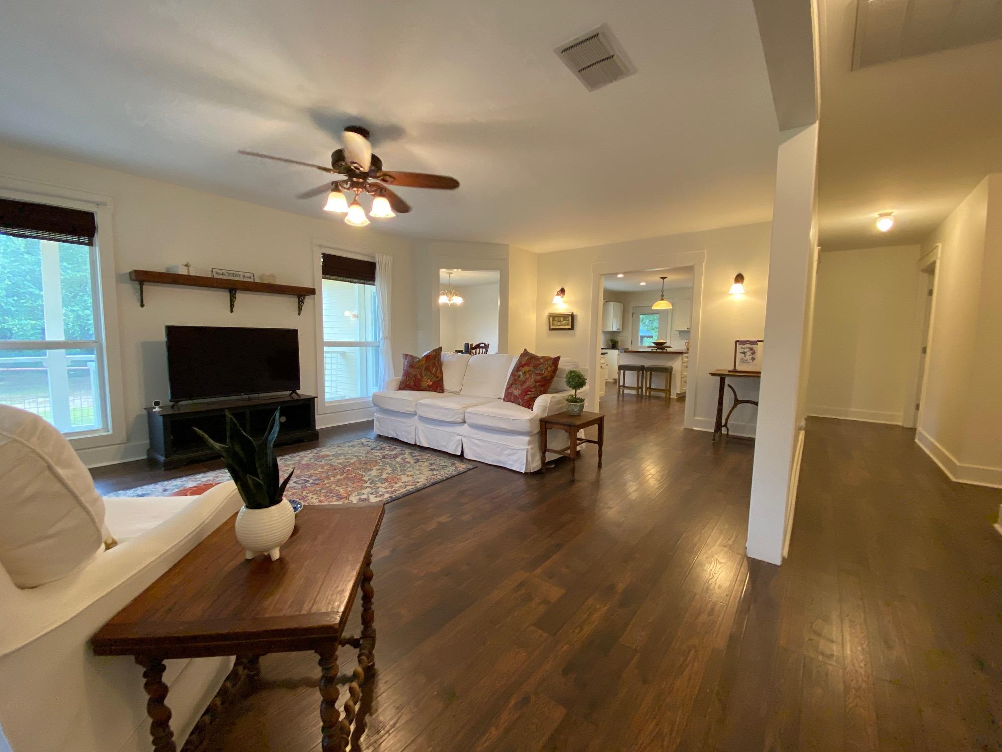 306 Plainview RD, Wimberley, TX 78676 photo 4