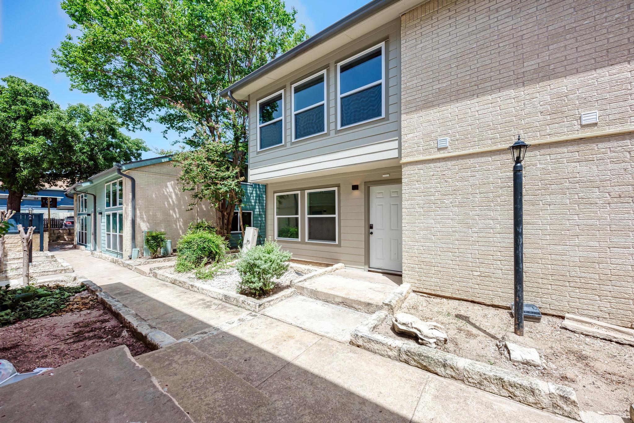 2124 Burton DR #136, Austin, TX 78741 photo 3