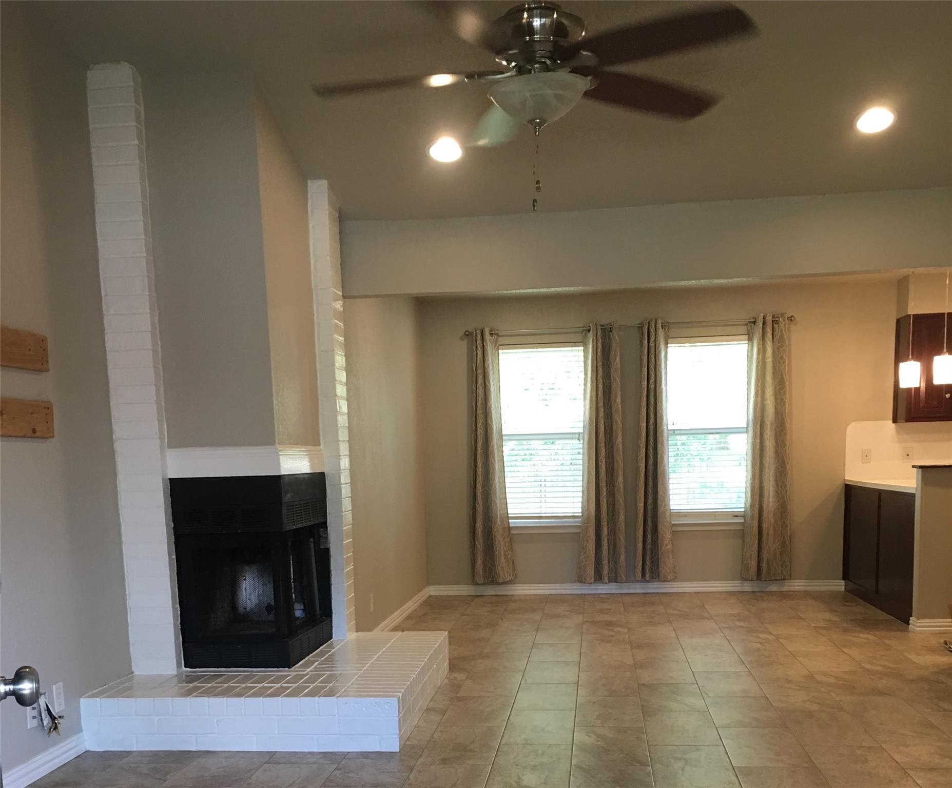 1403 Beth LN, Round Rock, TX 78664 photo 4