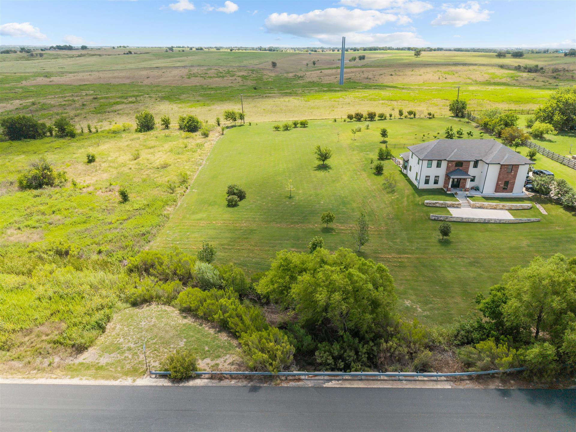 120 Apache PASS, Hutto, TX 78634 photo 2