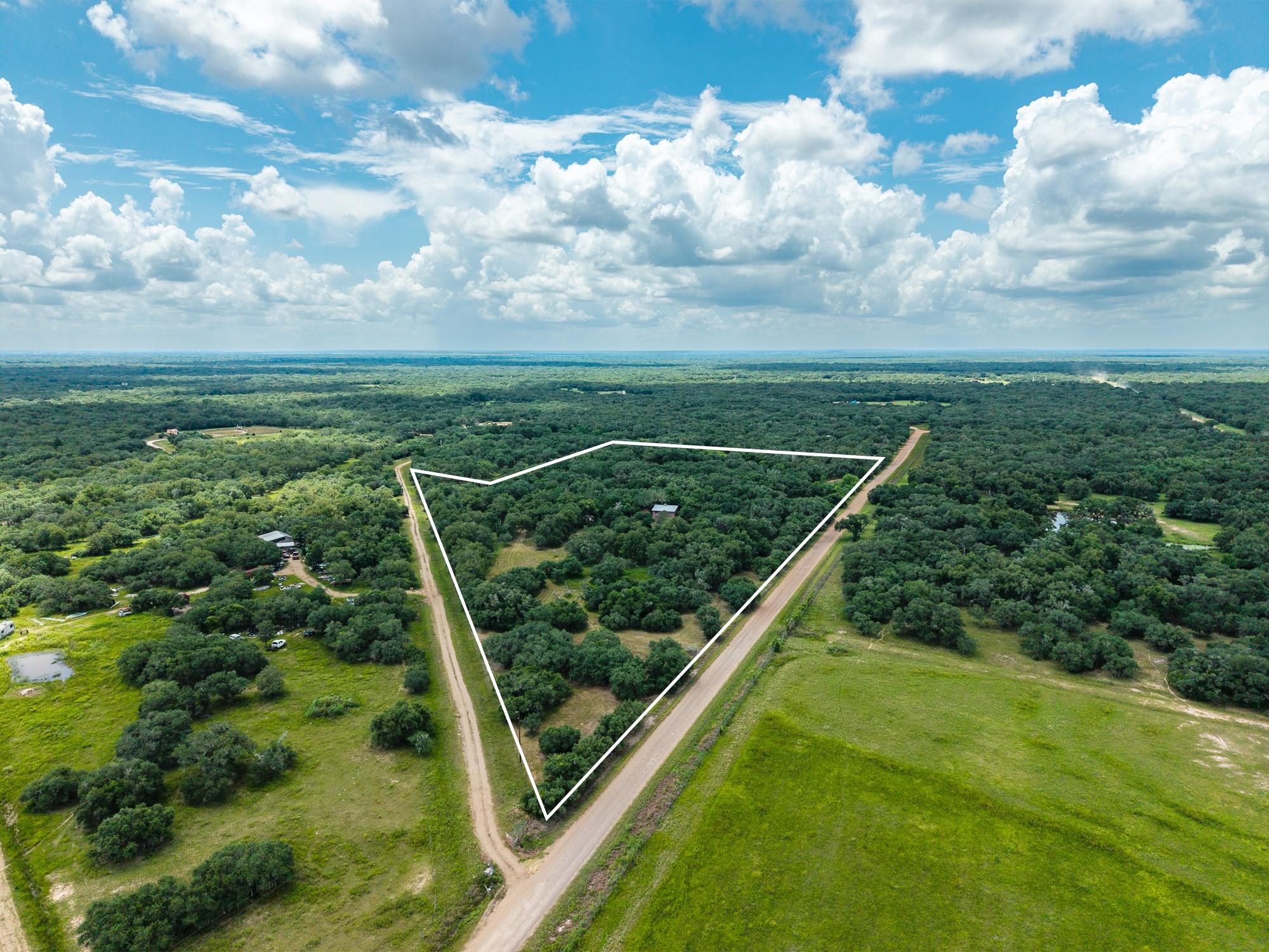 5641 County Road 14, Hallettsville, TX 77964 photo 2