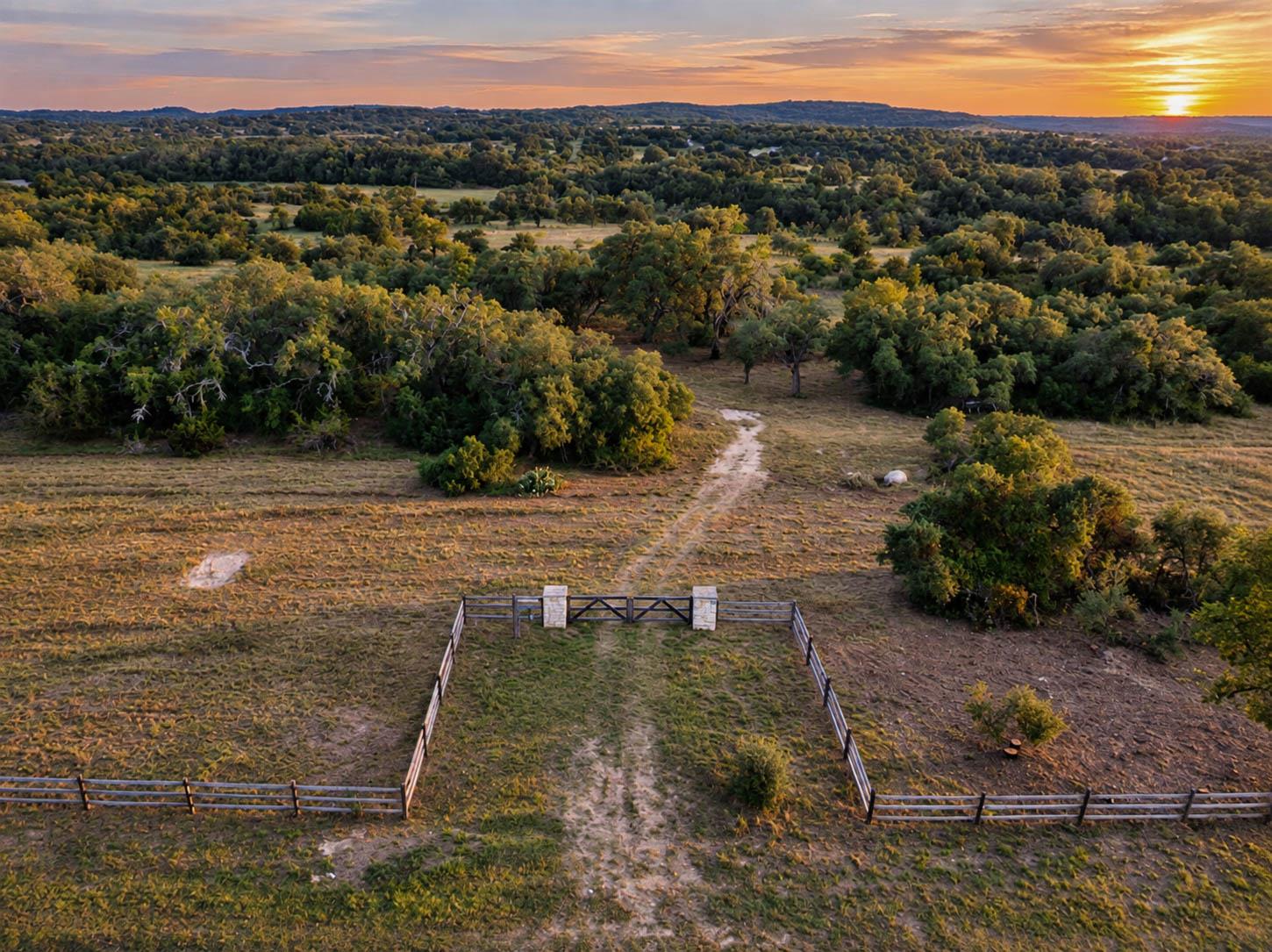 7275 Creek RD, Dripping Springs, TX 78620 photo 3