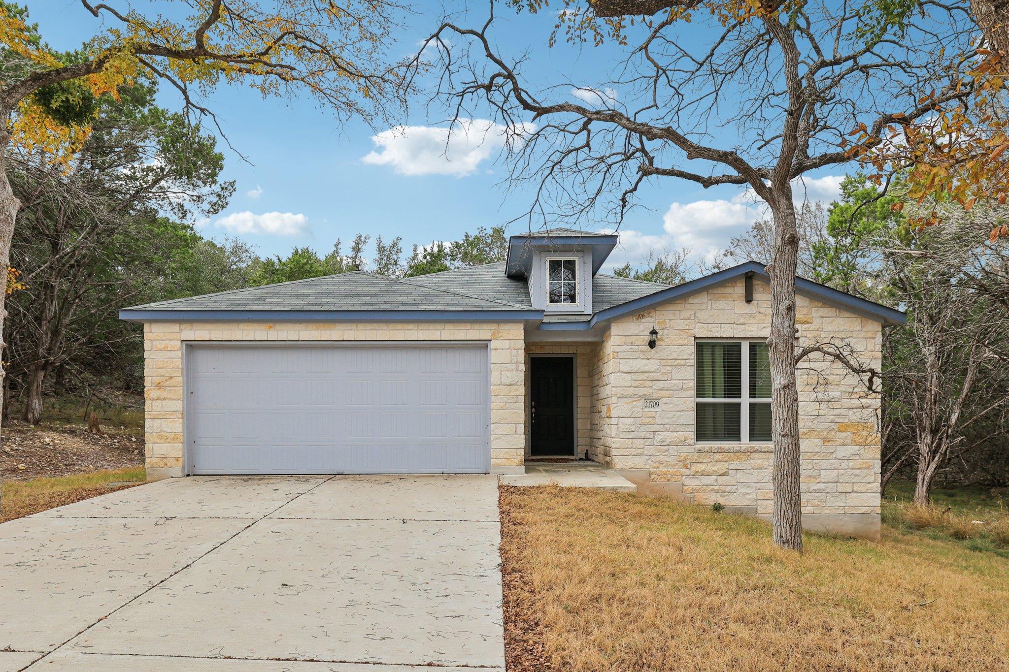 21709 Osage LN, Lago Vista, TX 78645 photo 4