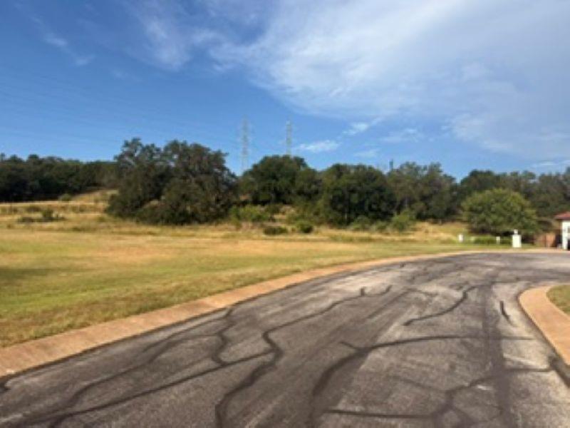 127 Edwards CIR, Horseshoe Bay, TX 78657 photo 3