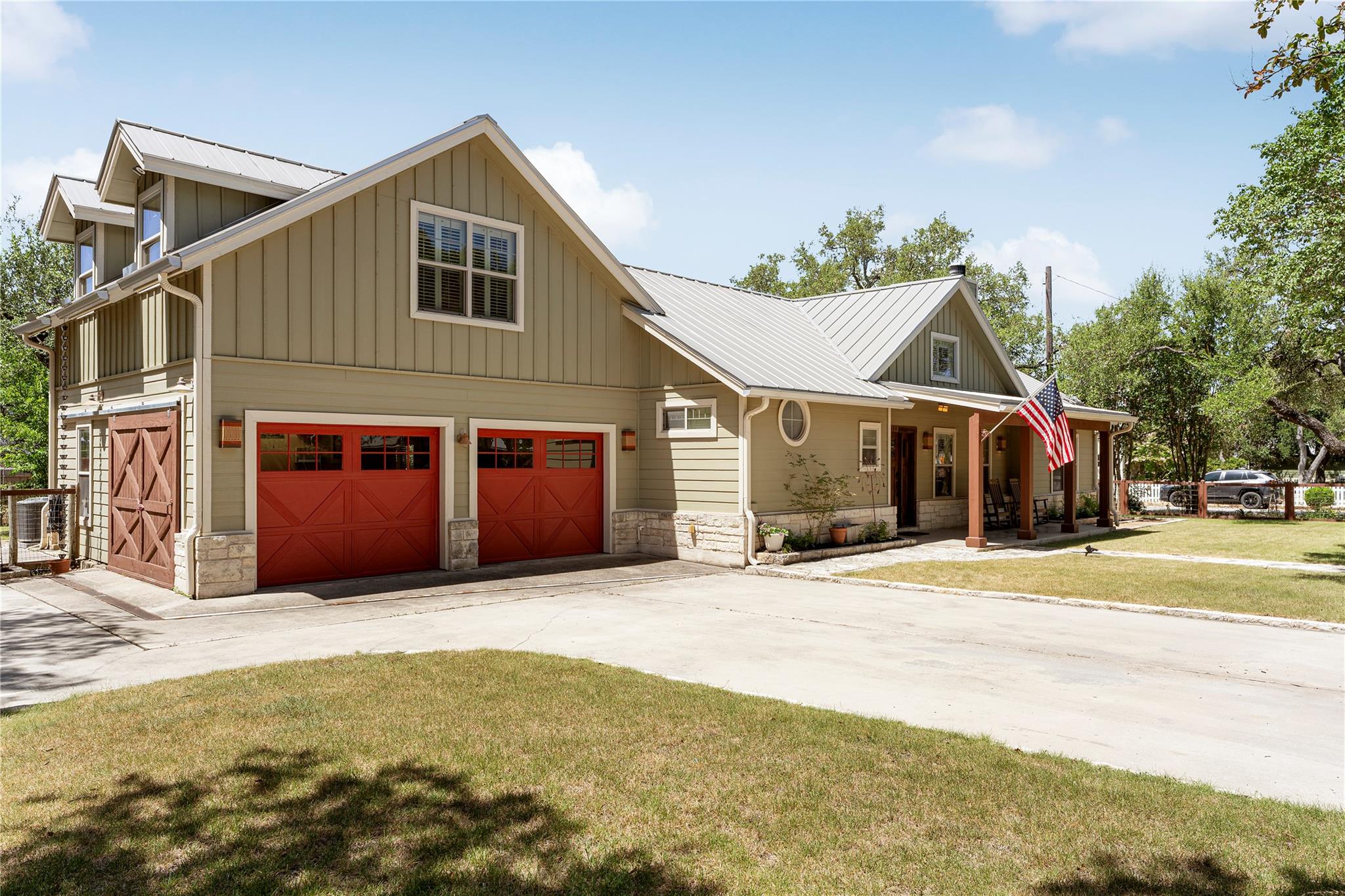 315 Hays ST, Dripping Springs, TX 78620 photo 3