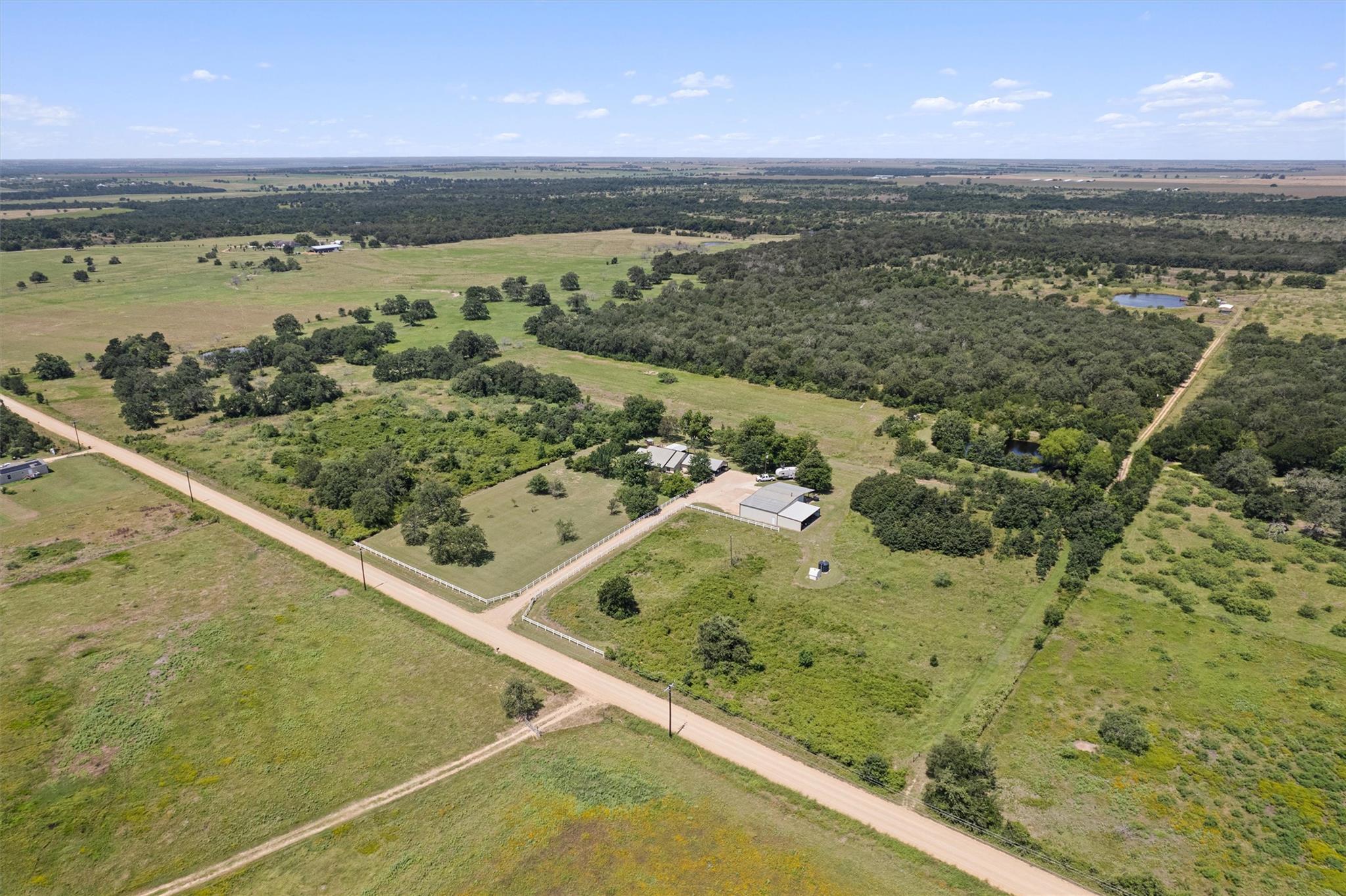 1172 County Road 418, Thorndale, TX 76577 photo 3