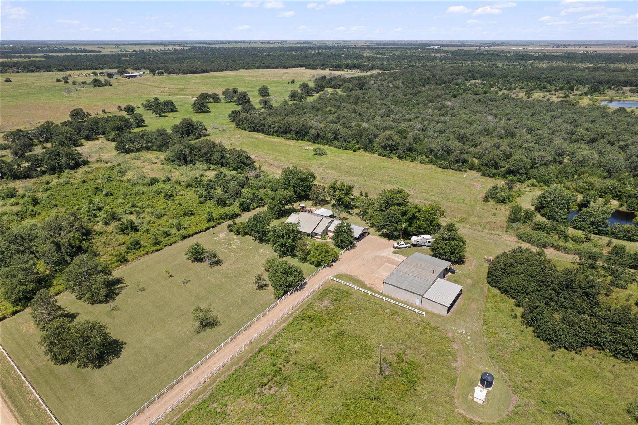 1172 County Road 418, Thorndale, TX 76577 photo 4