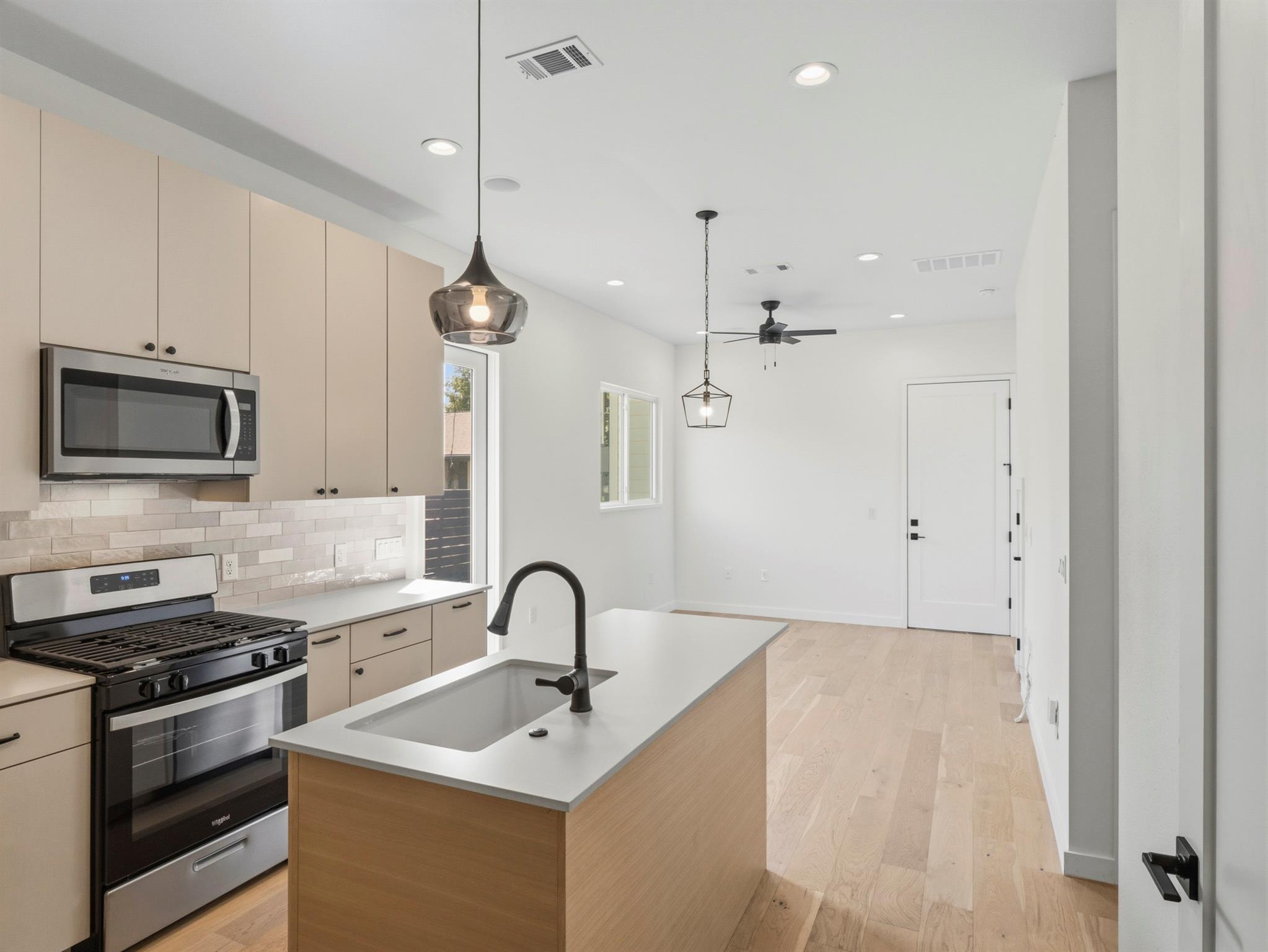 1106 Meadows DR #2, Austin, TX 78758 photo 5