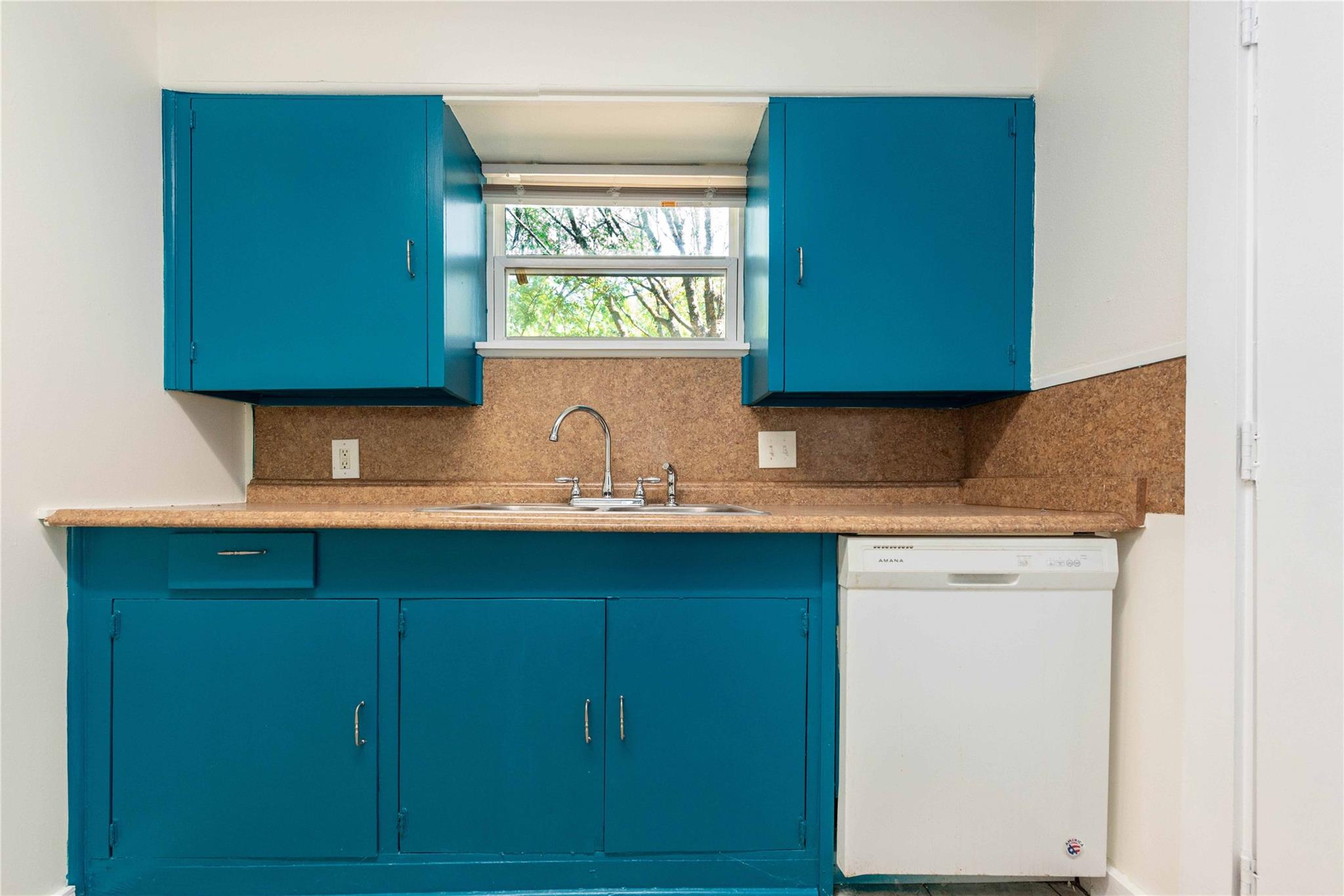 1013 10th ST, Austin, TX 78702 photo 4