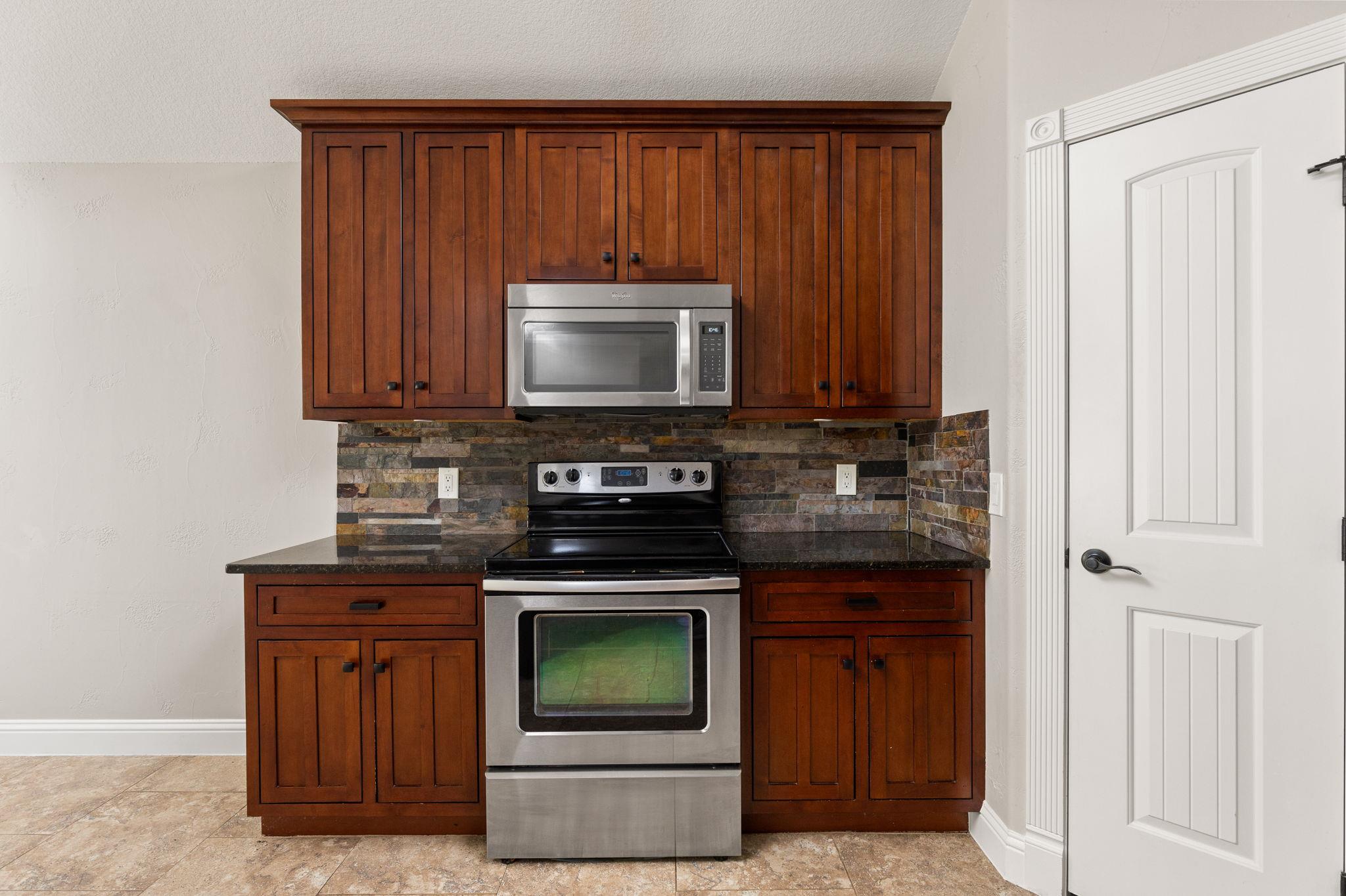 10025 Janet LOOP, Dripping Springs, TX 78620 photo 4