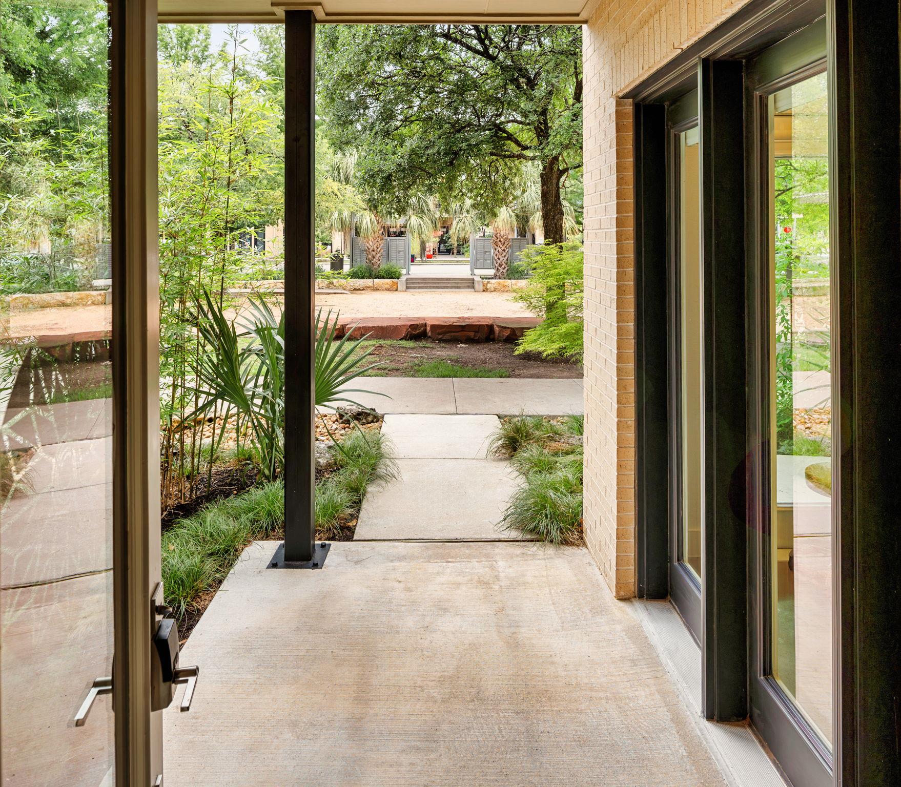 4552 Page ST, Austin, TX 78723 photo 2