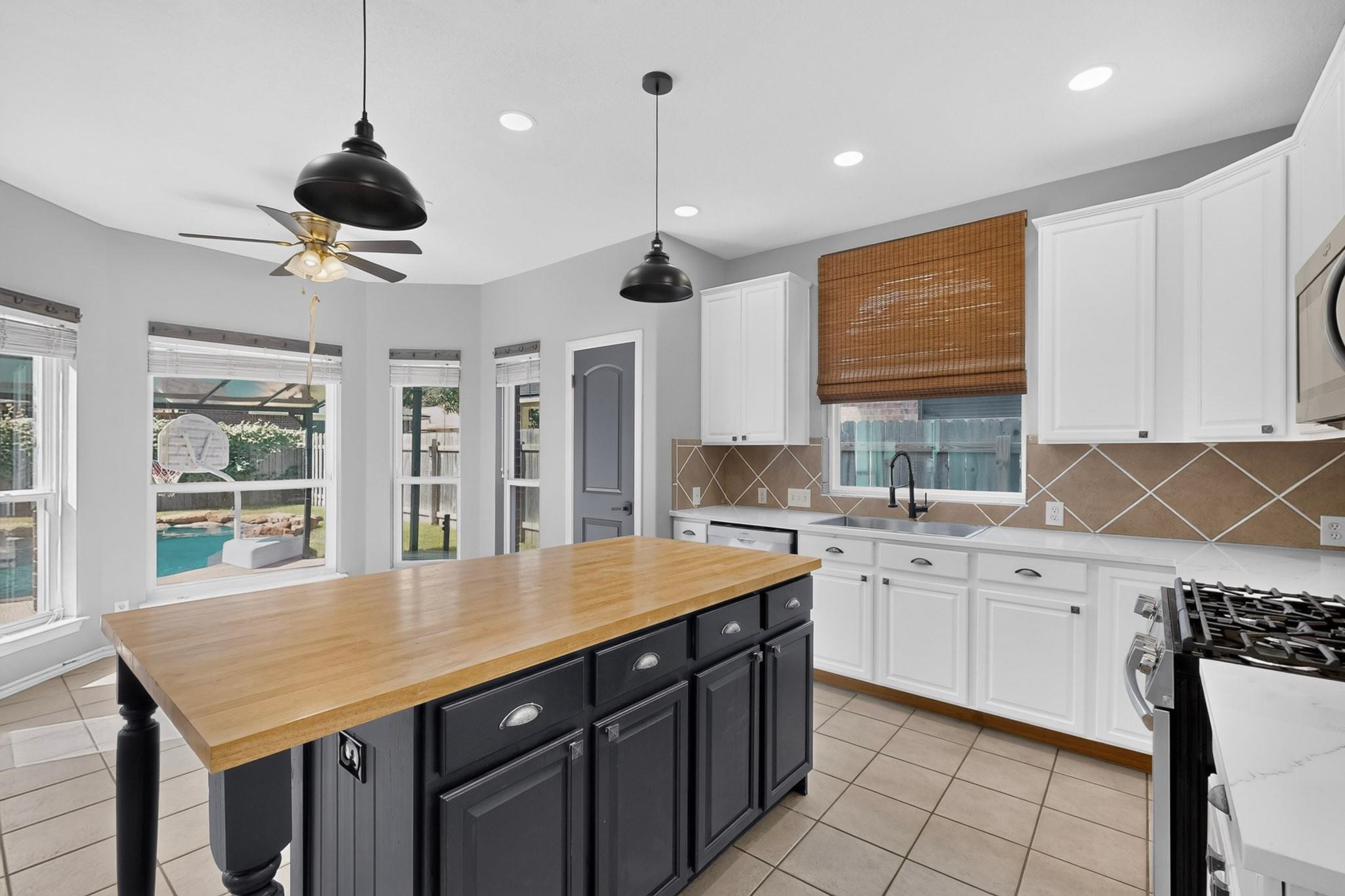 3068 Bent Tree LOOP, Round Rock, TX 78681 photo 4