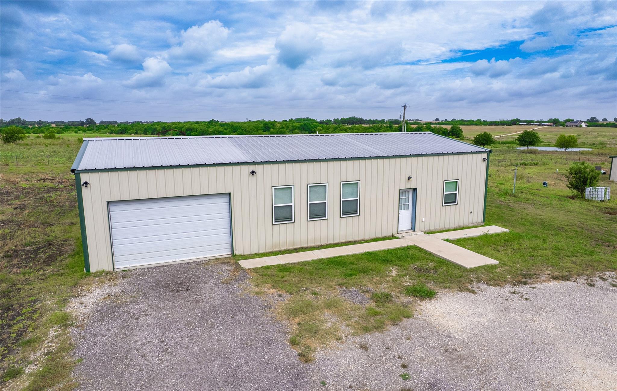 1889 County Road 487, Taylor, TX 76574 photo 2