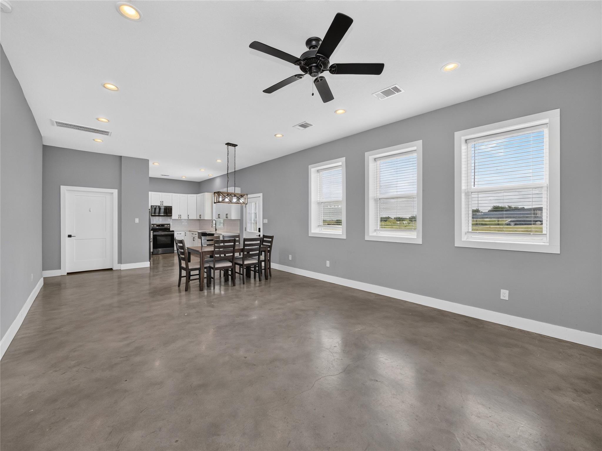 1889 County Road 487, Taylor, TX 76574 photo 5