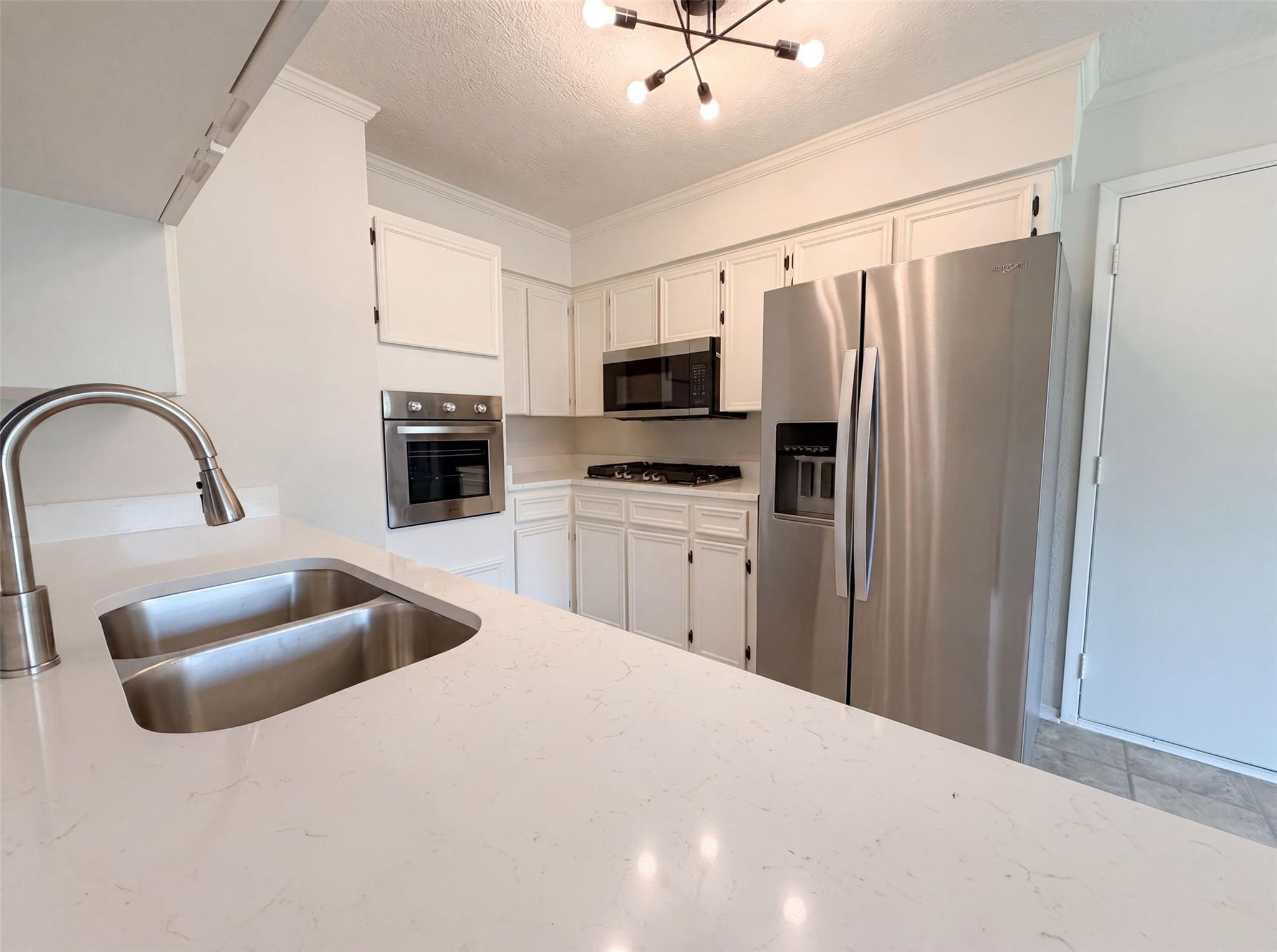 501 Central DR, Georgetown, TX 78628 photo 2