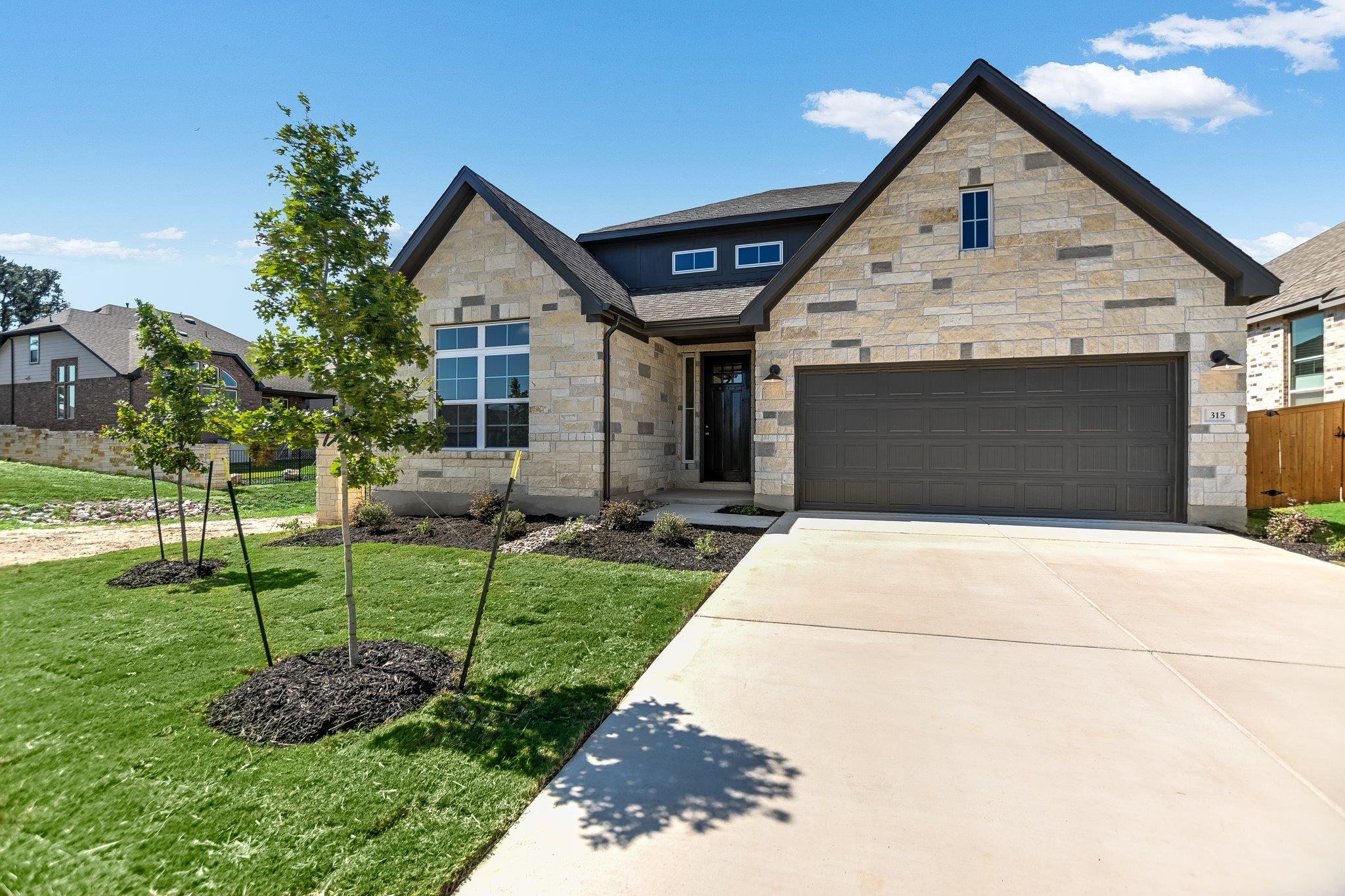 315 Fountain Grass DR, San Marcos, TX 78666 photo 2