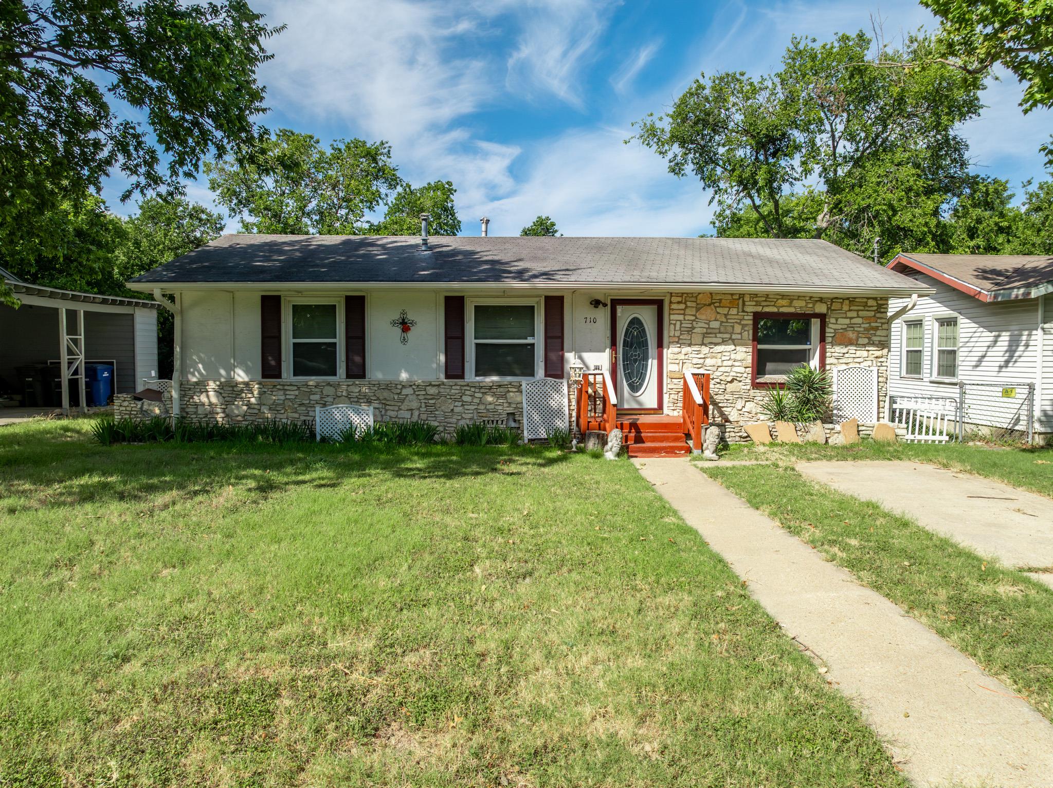 710 Mickan ST, Copperas Cove, TX 76522 photo 2