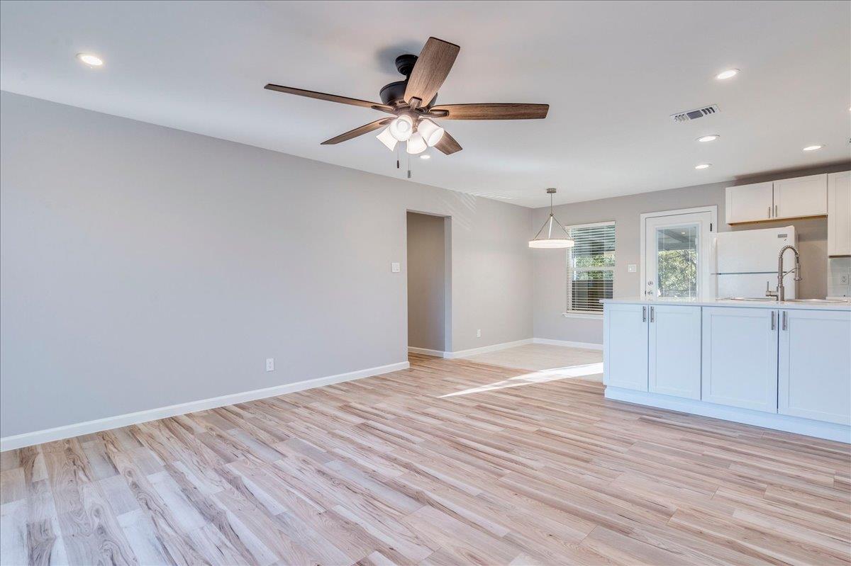 5201 Calais CT, Austin, TX 78745 photo 4