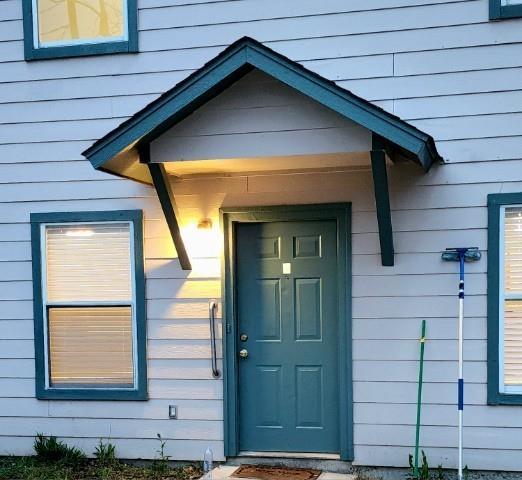 519 Hutchison ST #C, San Marcos, TX 78666 photo 2