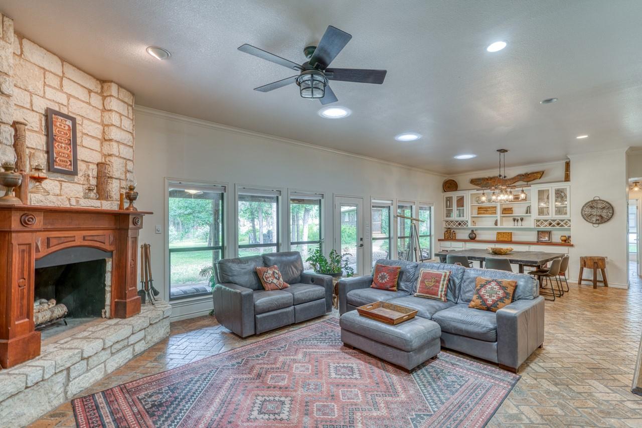 600 Avenida Serena, Marble Falls, TX 78654 photo 4