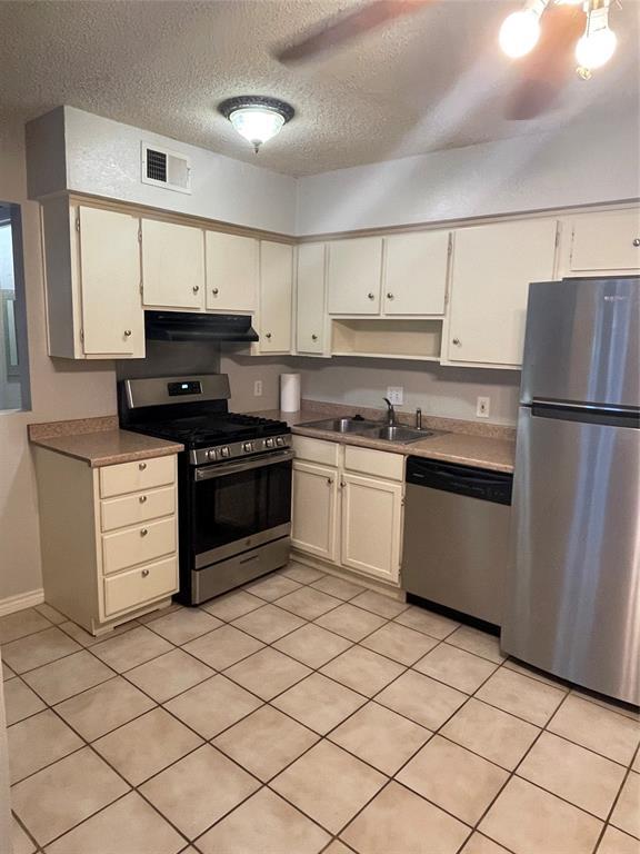 2304 Barton Village CIR #104, Austin, TX 78704 photo 2