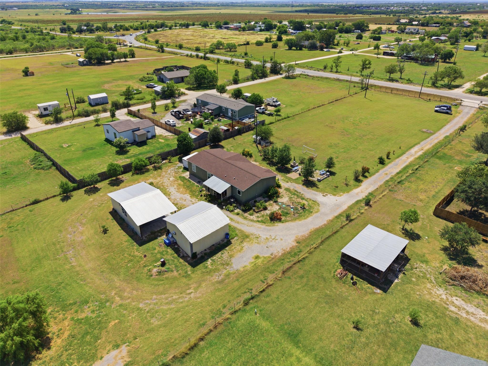 5904 Fm 621, Martindale, TX 78655 photo 3