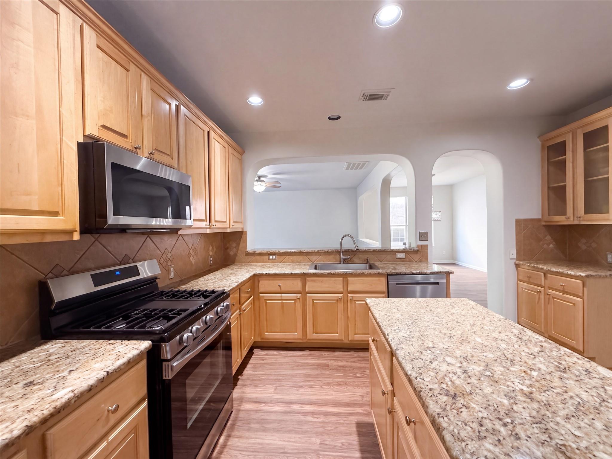 2404 Danciger LN, Cedar Park, TX 78613 photo 2