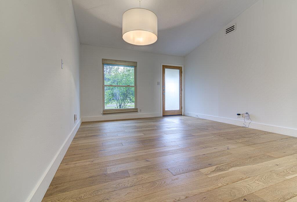 2704 Nottingham LN, Austin, TX 78704 photo 3