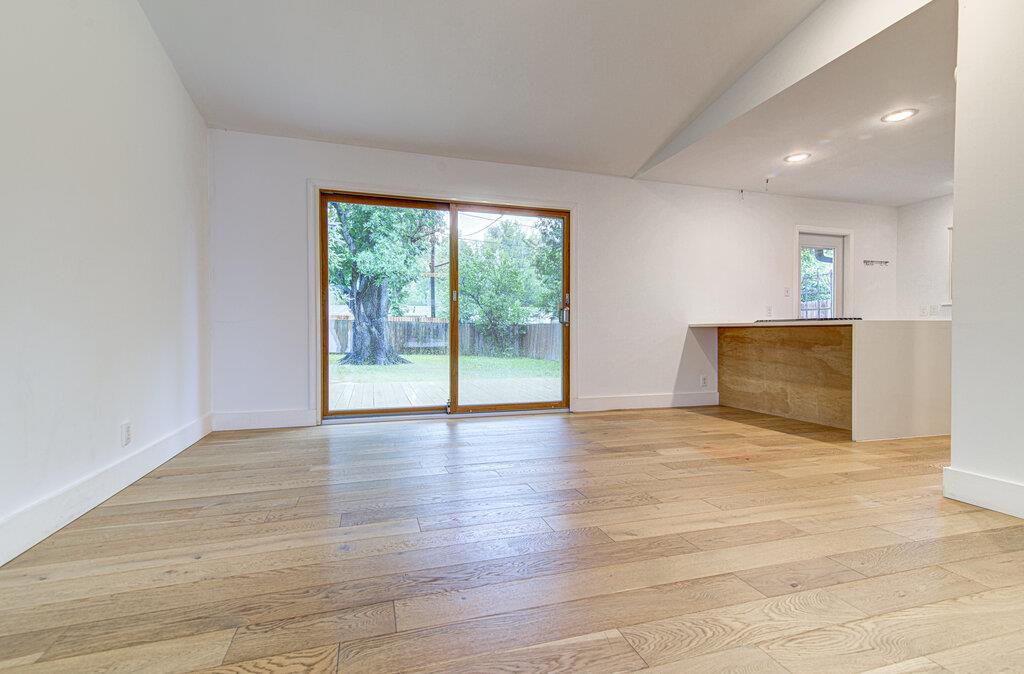2704 Nottingham LN, Austin, TX 78704 photo 5