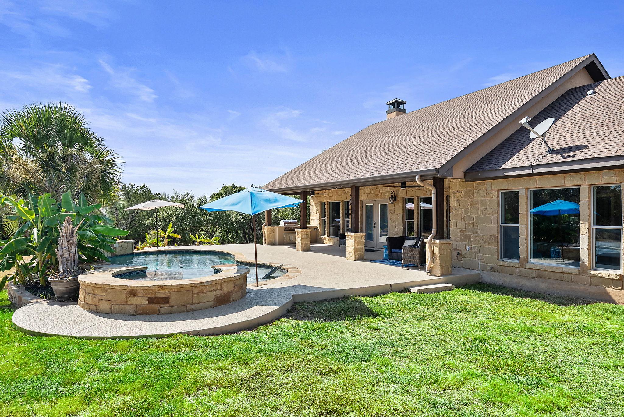 103 Creekside TRL, Spicewood, TX 78669 photo 4