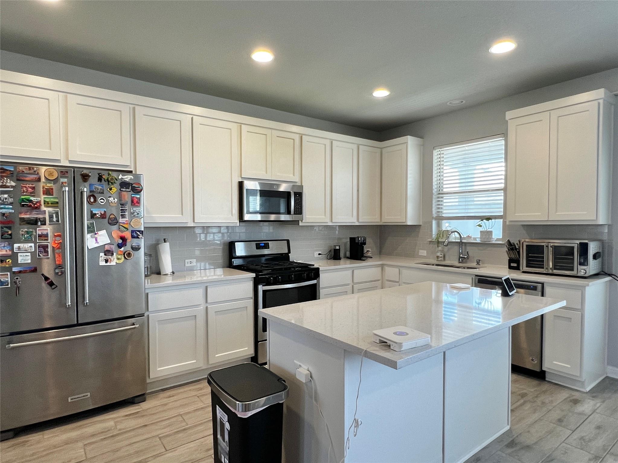 2904 Sage Ranch DR, Leander, TX 78641 photo 4