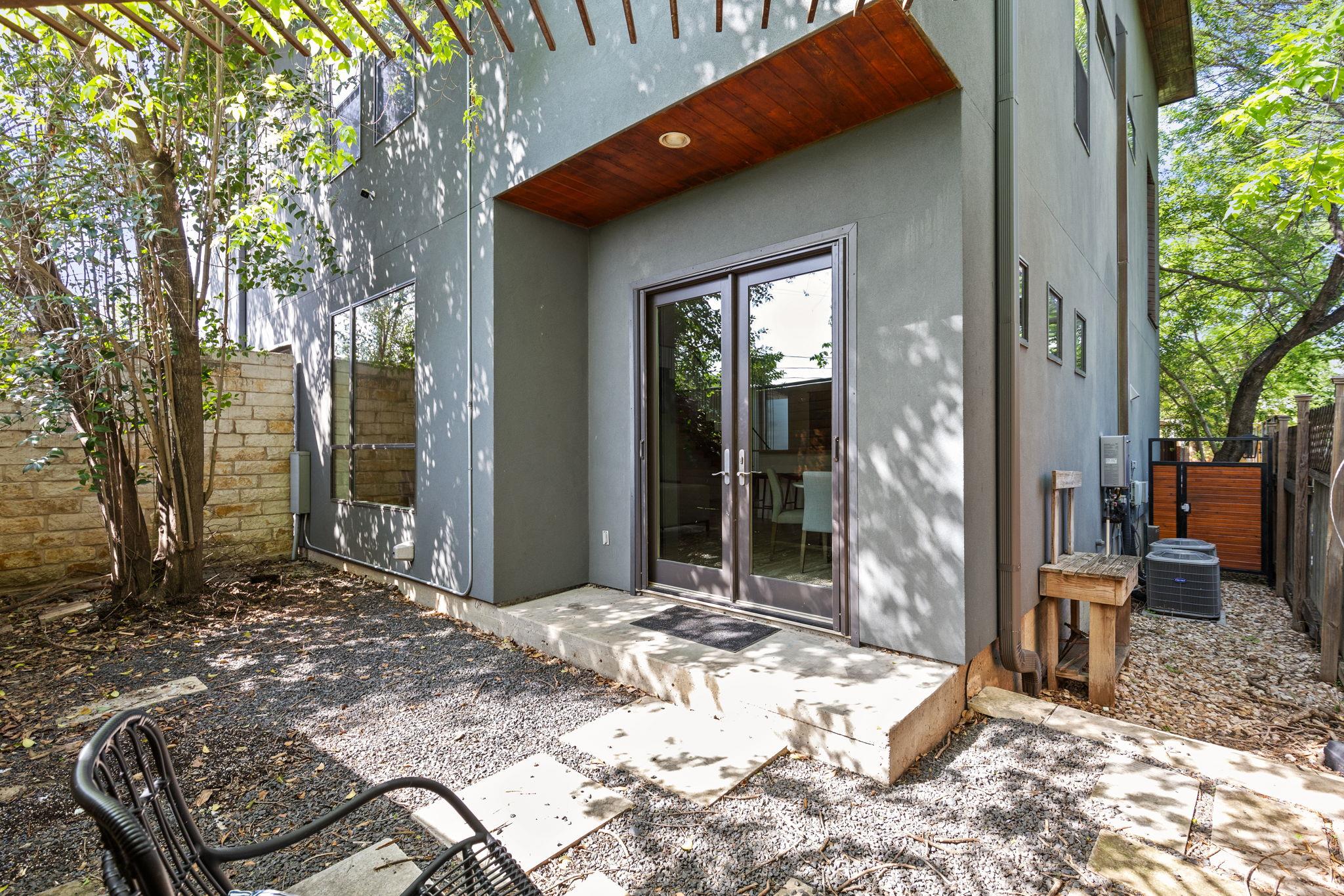 1907 30th ST, Austin, TX 78703 photo 2