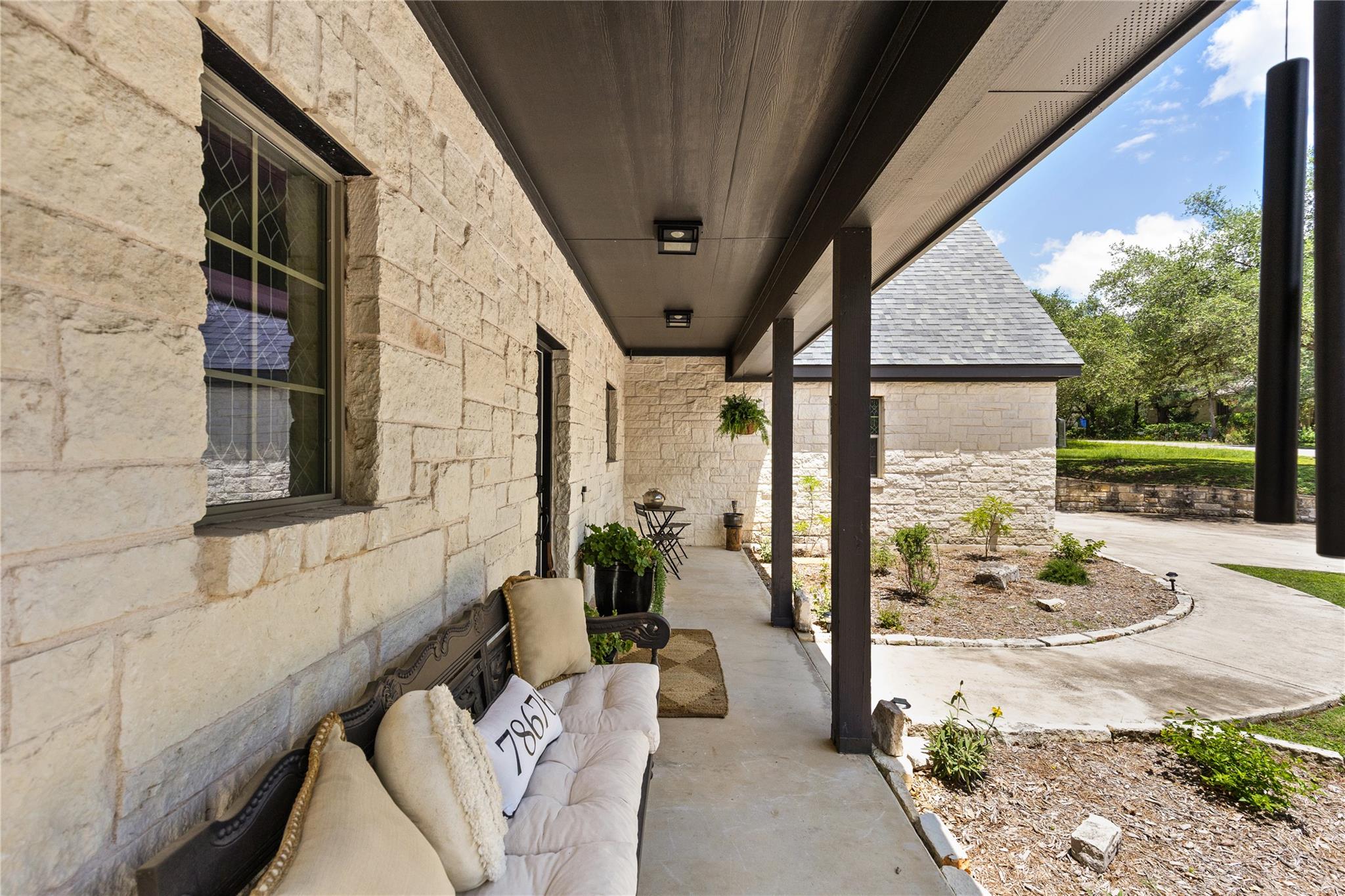 39 Pebblebrook LN, Wimberley, TX 78676 photo 4
