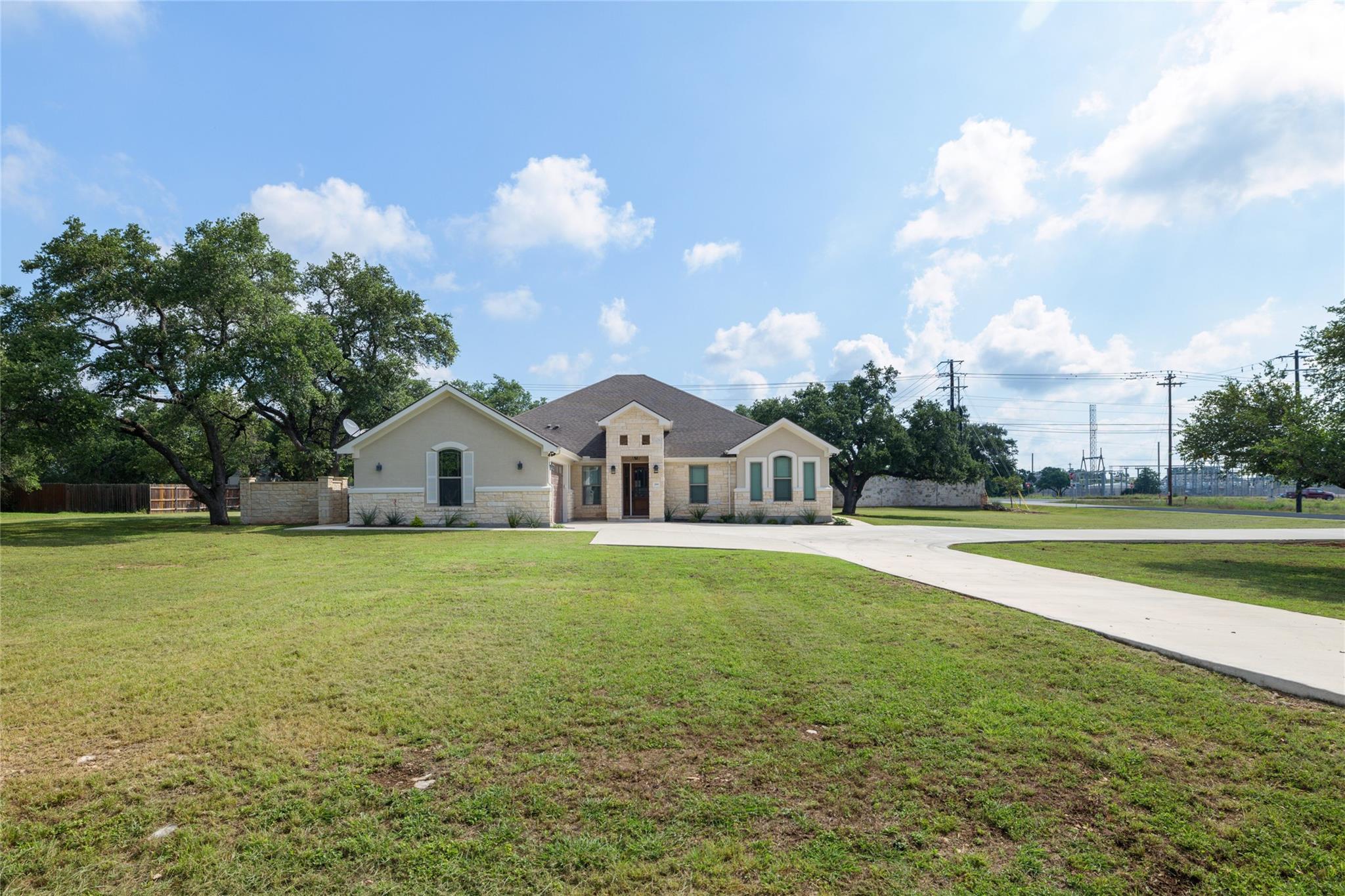 200 Wood CV, Georgetown, TX 78633 photo 2
