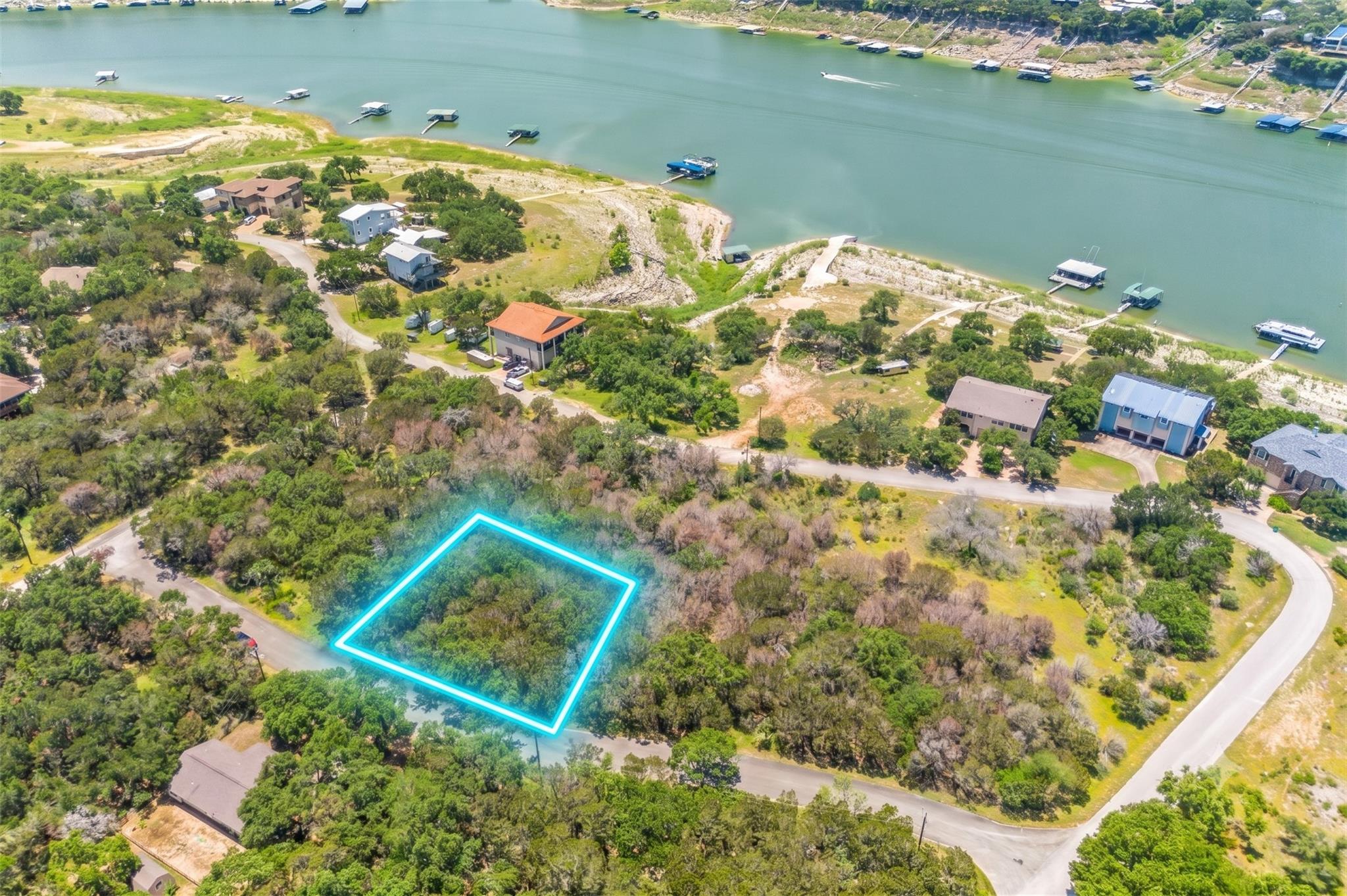 1604 Dove RD, Lago Vista, TX 78645 photo 2