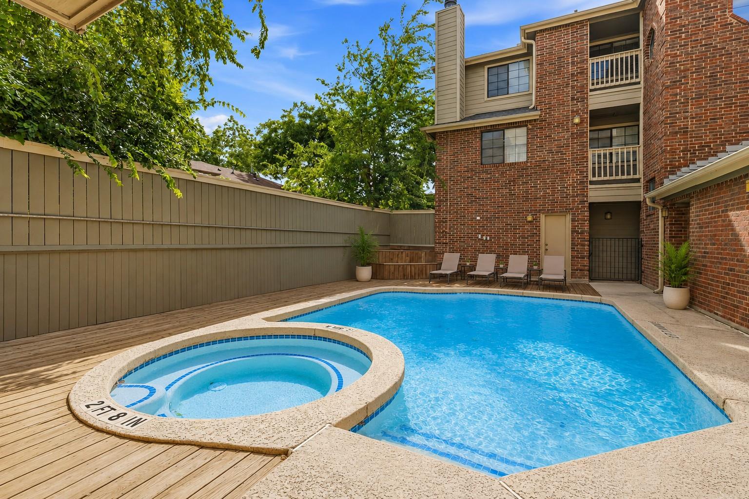 1506 Forest TRL #101, Austin, TX 78703 photo 3