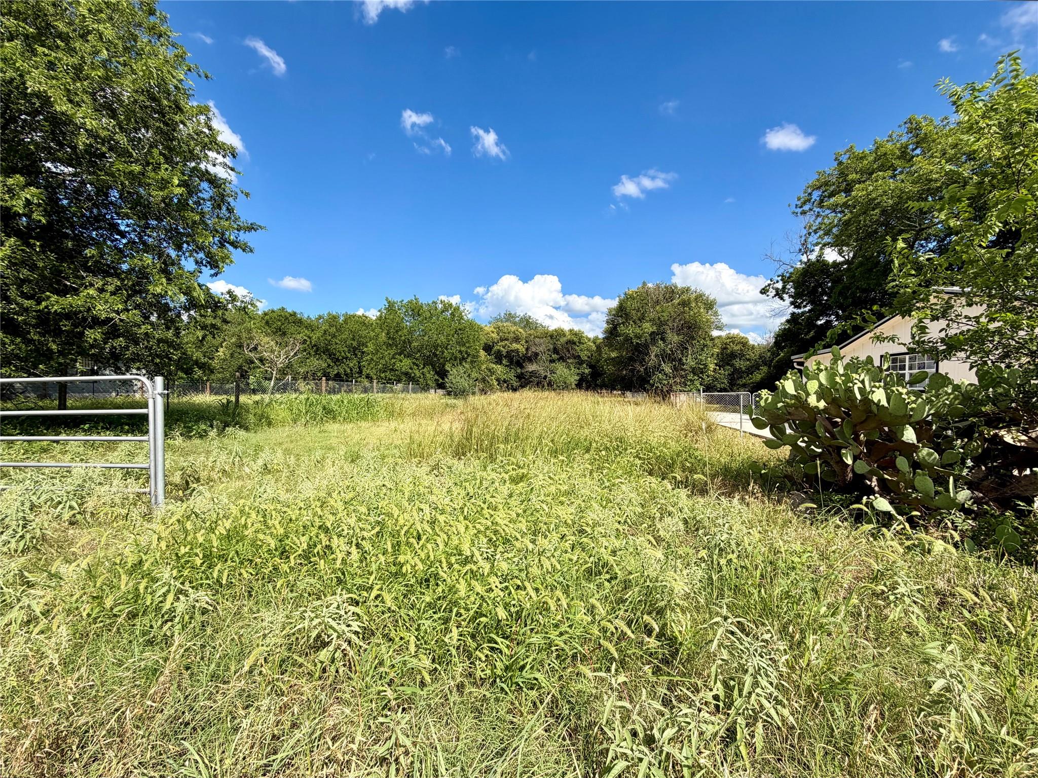 1117 Gravel ST, San Marcos, TX 78666 photo 2