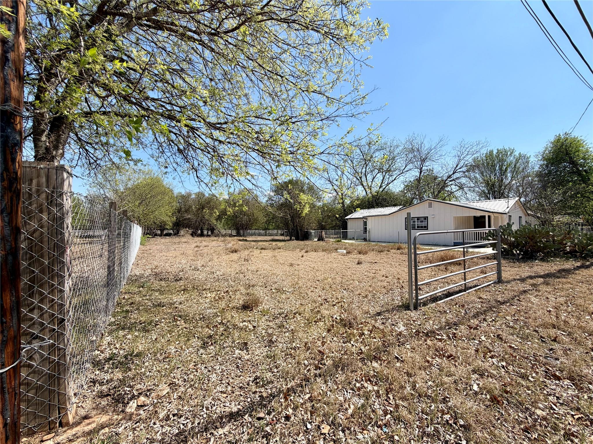 1117 Gravel ST, San Marcos, TX 78666 photo 3