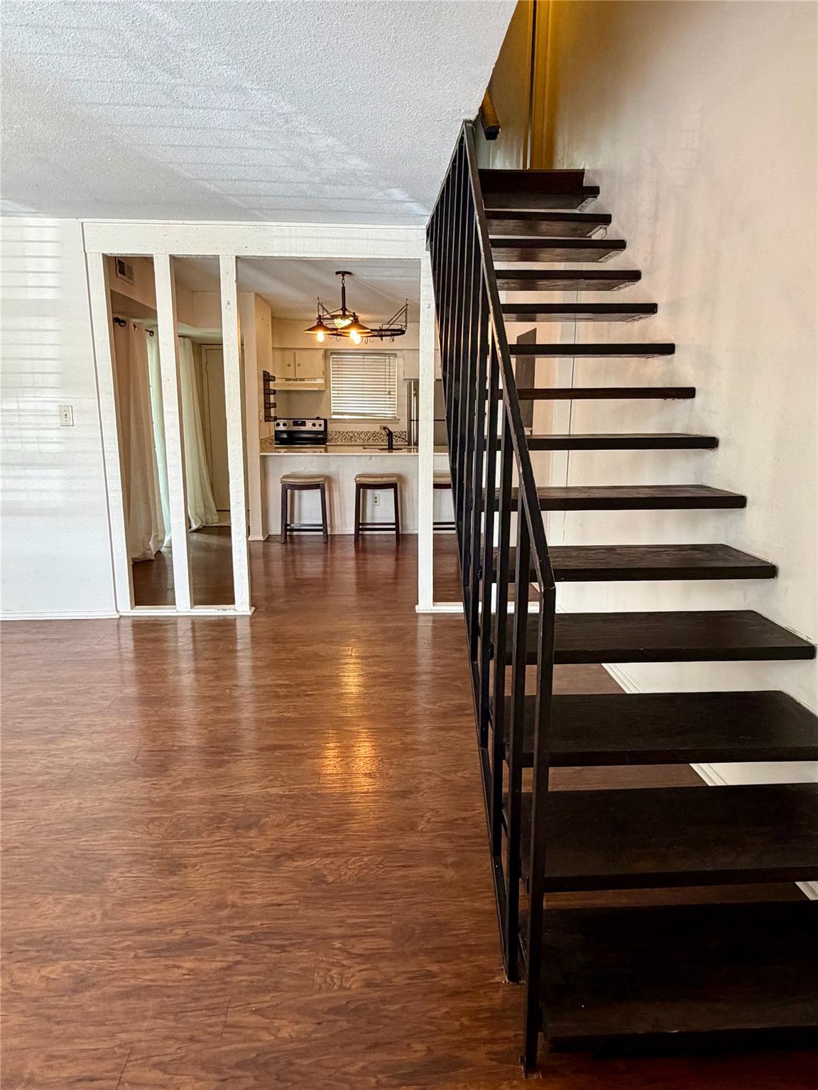 6910 Hart LN #703, Austin, TX 78731 photo 2