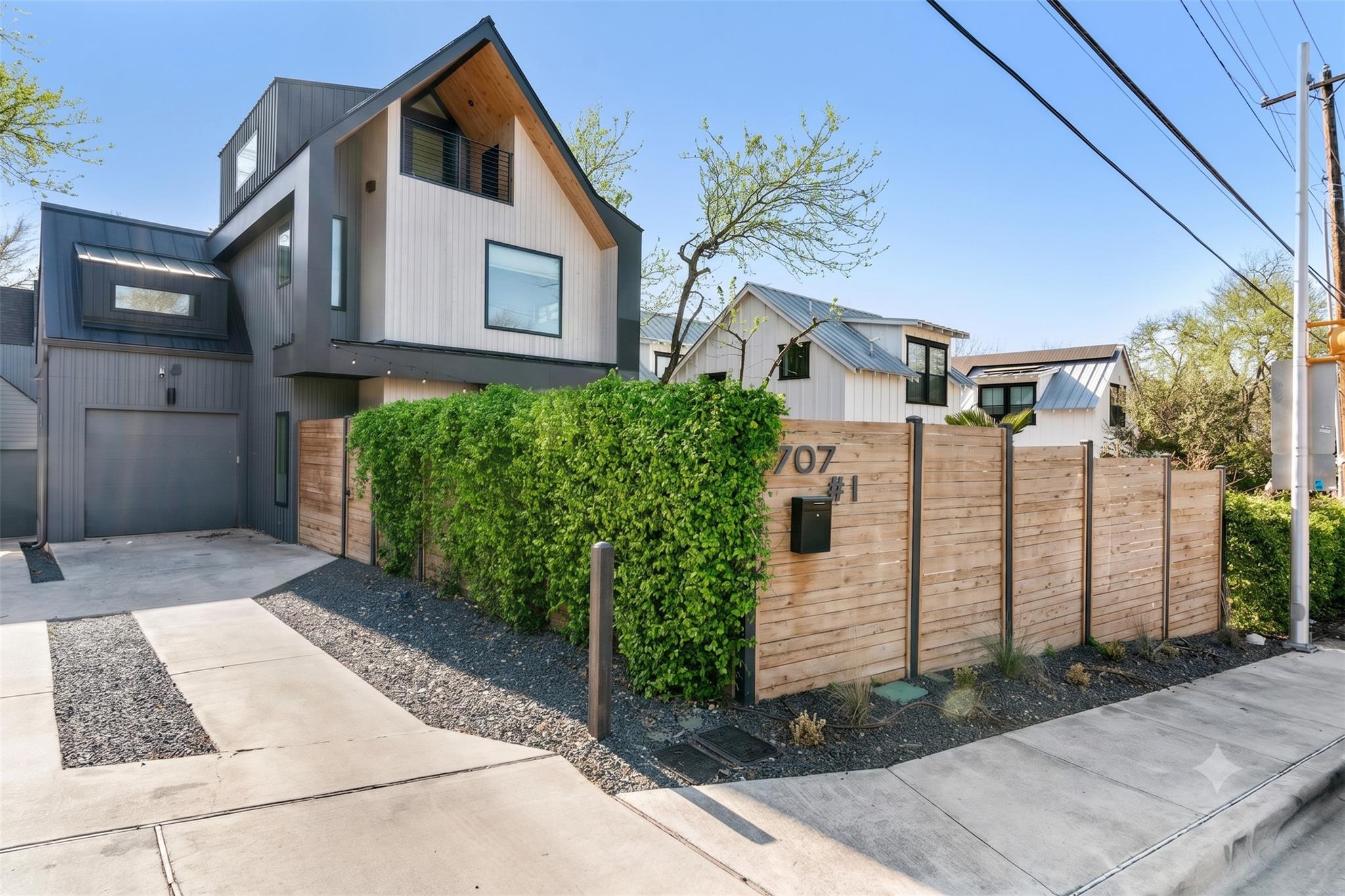 Travis Heights