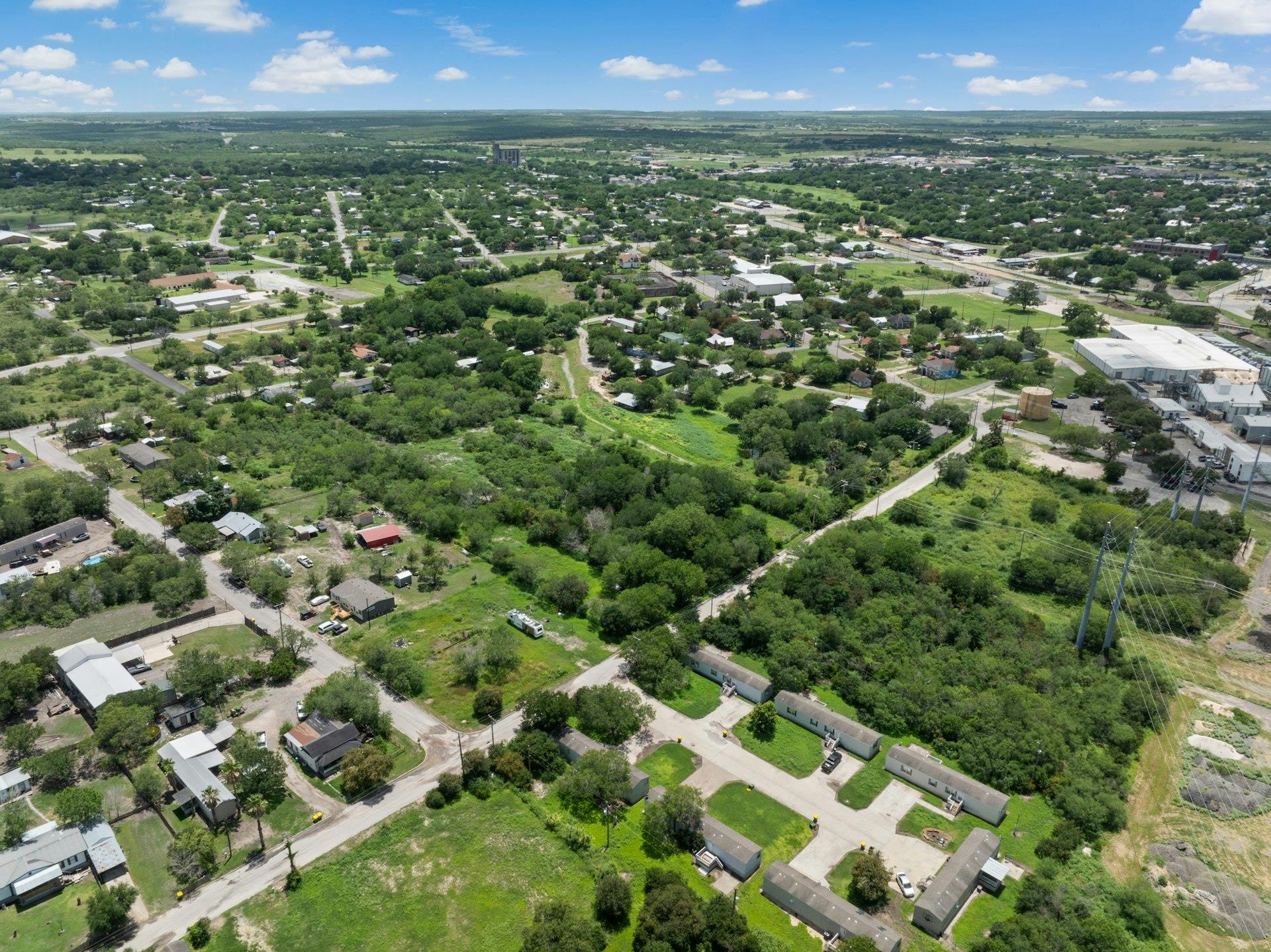 417 Houston ST, Kenedy, TX 78119 photo 3