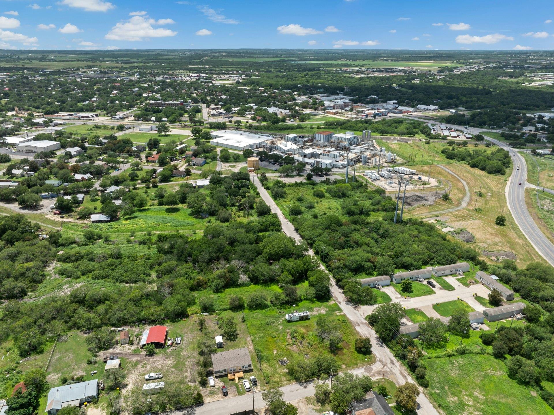 417 Houston ST, Kenedy, TX 78119 photo 4