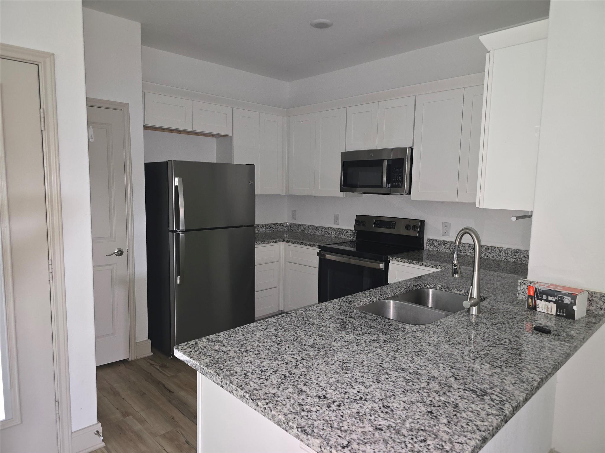 7520 Magnolia Village VLG #101, San Antonio, TX 78252 photo 4