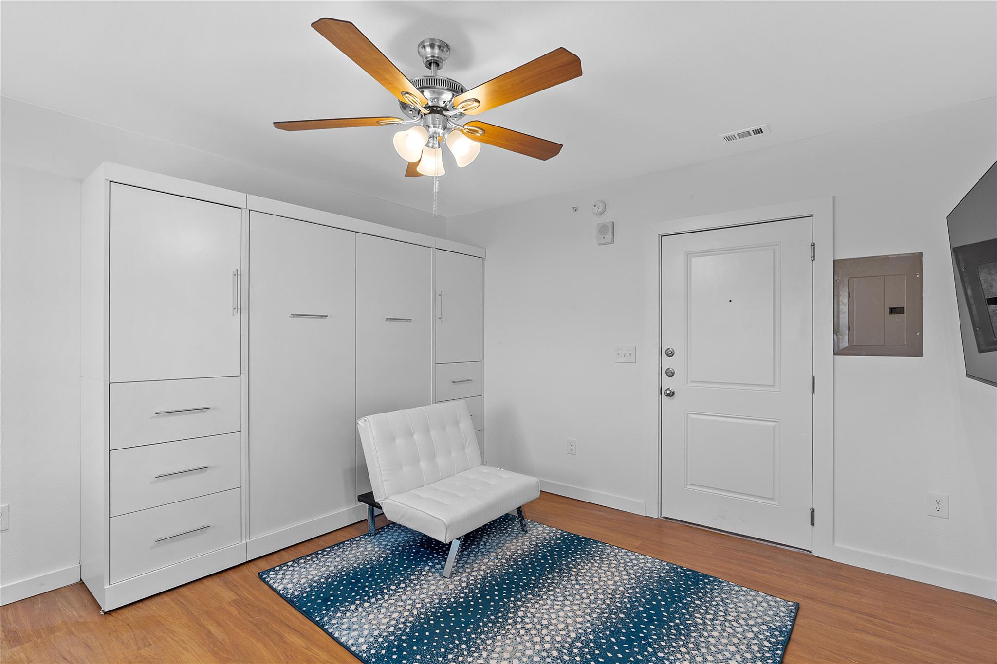 306 30 th ST #109, Austin, TX 78705 photo 2
