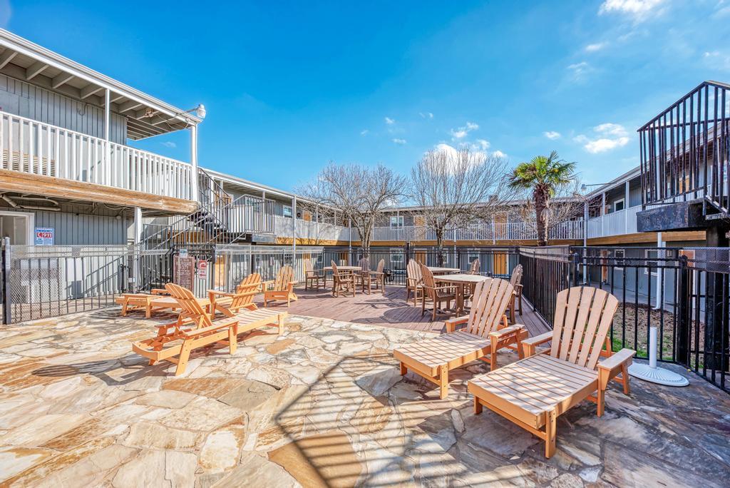 2401 Manor RD #104, Austin, TX 78722 photo 4